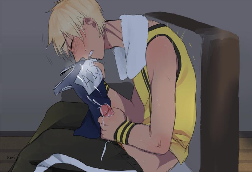 Rule 34 – 1boy aso rito backwards penis blonde hair cum cum on clothes ejaculation erection koumi-senpai male male only masturbation orgasm penis rule 63 sniffing clothes sweat sweaty tagme tan skinned male towel towel around neck trembling yandere simulator | 6066810
