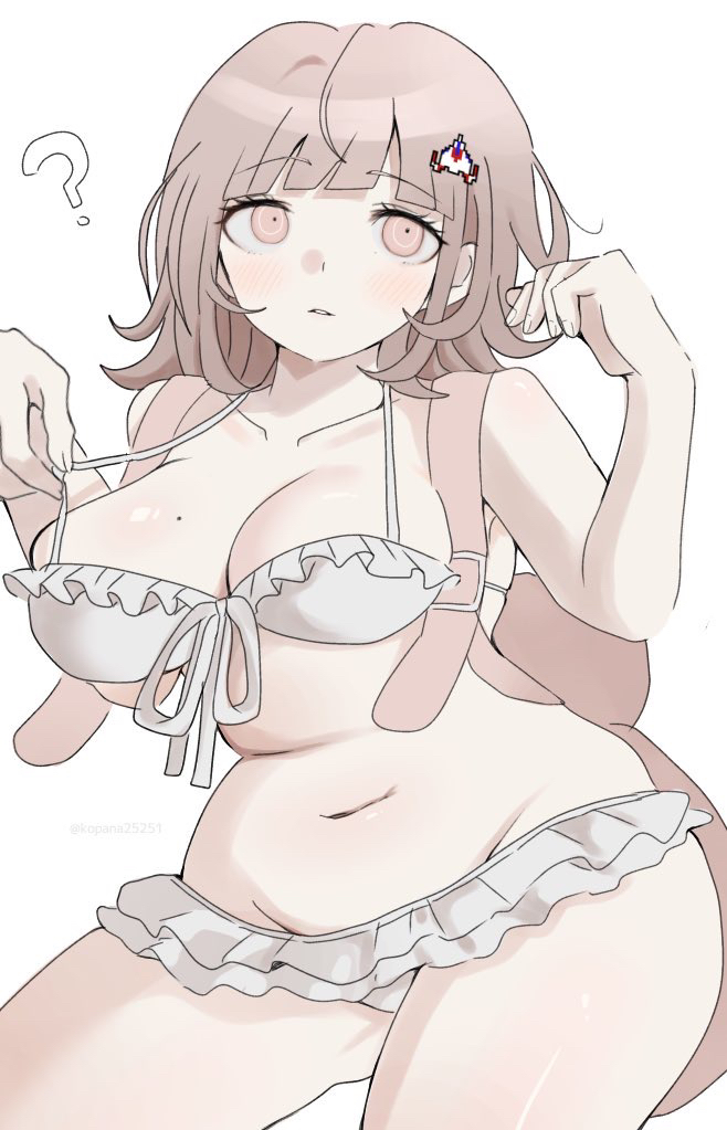ikemen'na ore-shi, nanami chiaki, danganronpa (series), danganronpa 2: goodbye despair, galaga, 1girl, ?, animal bag, blunt bangs, breasts, cat bag, collarbone, cowboy shot, hands up, large breasts, looking at viewer, medium hair, mole, mole on breast, navel, pink bag, pink eyes, plump, shiny skin, simple background, solo, stomach, white background