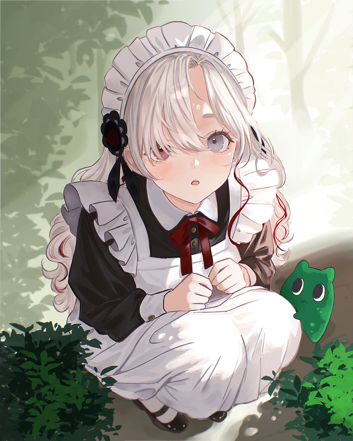 isekaijoucho, kamitsubaki studio, highres, 1girl, alternate costume, apron, black flower, black shirt, black shoes, blush, enmaided, flower, gomidasu (kamitsubaki studio), grey eyes, grey hair, hair flower, hair ornament, hair over one eye, heterochromia, long hair, long sleeves, looking at viewer, maid, maid headdress, momoziri pripri, neck ribbon, parted lips, puffy long sleeves, puffy sleeves, red eyes, red ribbon, ribbon, shirt, shoes, solo, squatting, virtual youtuber, wavy hair, white apron
