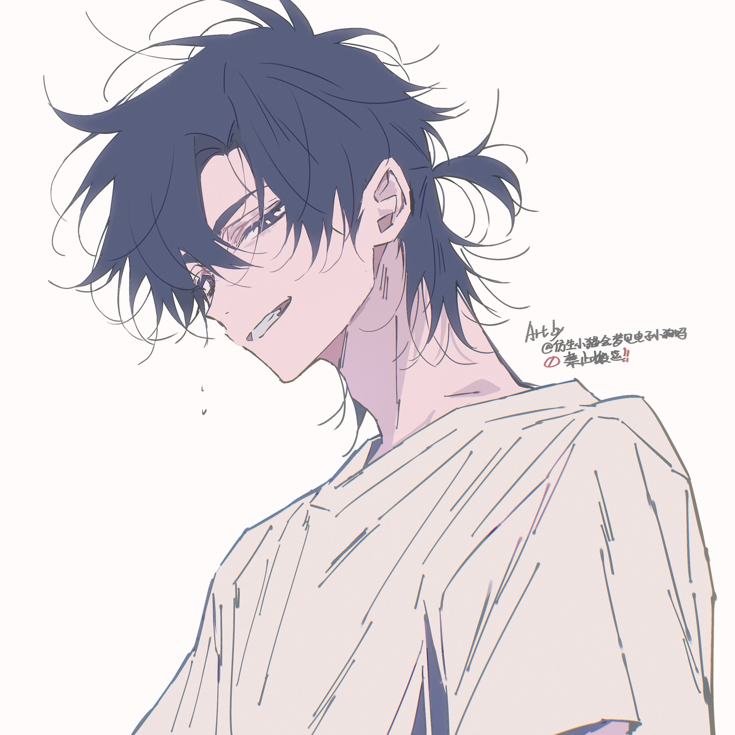 dream-storys, cheng xiaoshi, shiguang dailiren, absurdres, chinese commentary, highres, 1boy, antenna hair, artist name, black eyes, black hair, eyelashes, grin, hair between eyes, looking at viewer, male focus, messy hair, ponytail, shirt, short hair, short ponytail, short sleeves, simple background, smile, solo, sweat, t-shirt, teeth, twitter username, upper body, white background, white shirt