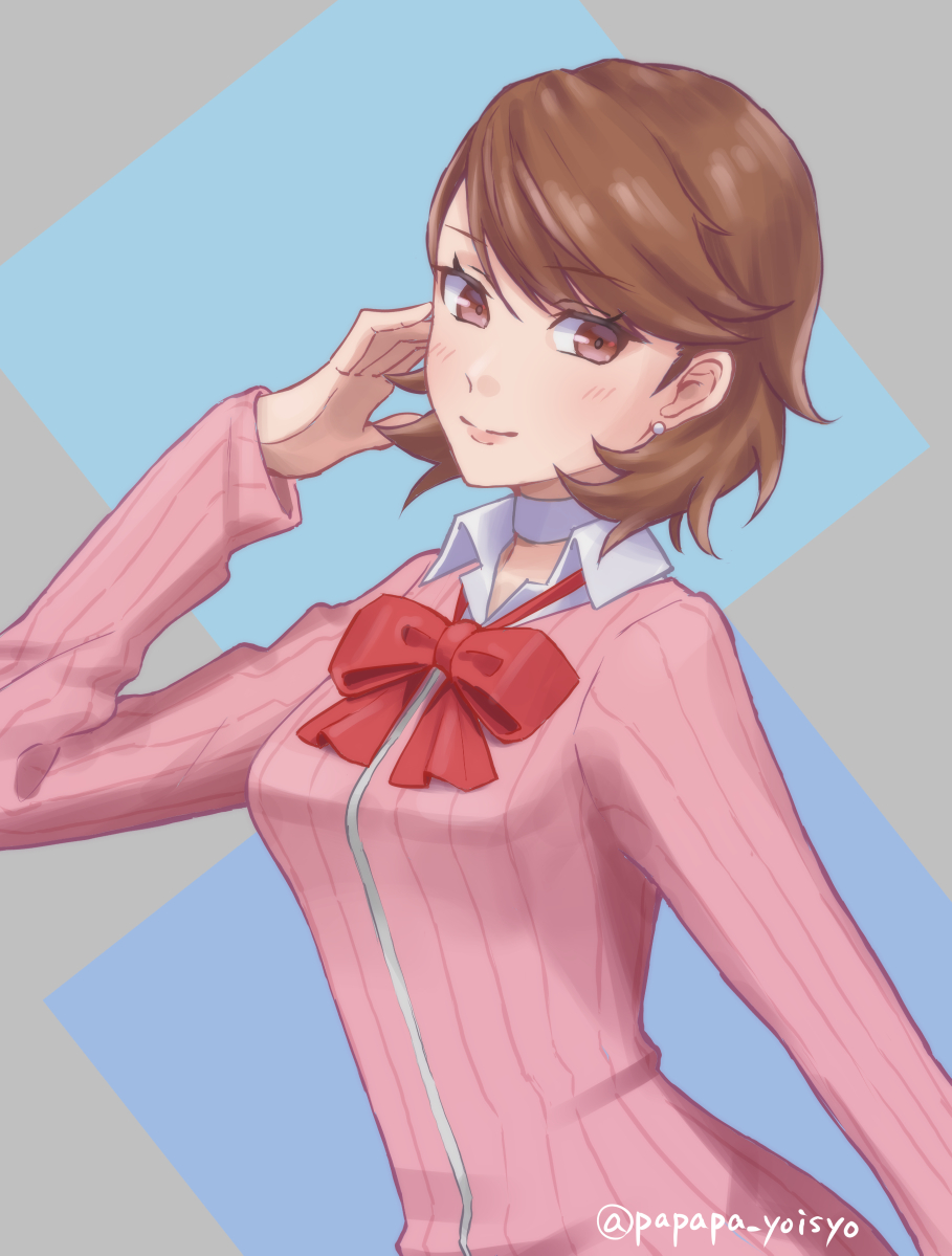 papapa yoisyo, takeba yukari, persona, persona 3, commentary request, 1girl, blush, bow, bowtie, brown eyes, brown hair, cardigan, choker, closed mouth, collared shirt, earrings, flipped hair, gekkoukan high school uniform, hand up, jewelry, long sleeves, looking at viewer, loose bowtie, pearl earrings, pink cardigan, red bow, red bowtie, ribbed cardigan, school uniform, shirt, short hair, smile, solo, stud earrings, swept bangs, twitter username, upper body, white choker, white shirt, zipper
