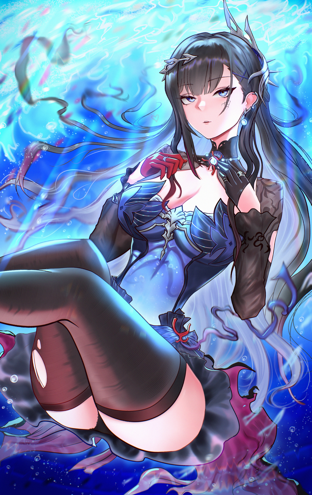 mcdobo, hysilens (honkai: star rail), honkai: star rail, honkai (series), commentary, highres, 1girl, asymmetrical gloves, black gloves, black hair, black thighhighs, blue dress, blue eyes, blue hair, breasts, cleavage, colored inner hair, dress, earrings, gloves, hair ornament, jewelry, large breasts, long hair, mismatched gloves, multicolored hair, red gloves, solo, thighhighs, thighs, torn clothes, torn thighhighs, two-tone hair, underwater, very long hair