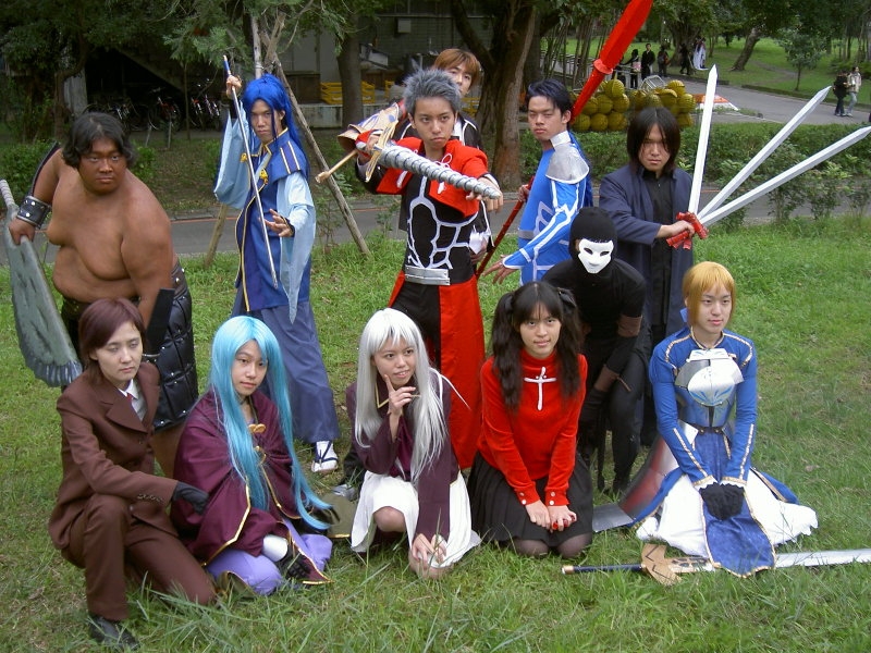 archer (fate), artoria pendragon (fate), cu chulainn (fate), cu chulainn (fate/stay night), heracles (fate), saber (fate), fate/stay night, fate (series), cosplay photo, photo (medium), 3girls, 6+boys, archer (fate) (cosplay), cosplay, crossdressing, cu chulainn (fate/stay night) (cosplay), everyone, heracles (fate) (cosplay), multiple boys, multiple girls, thighhighs