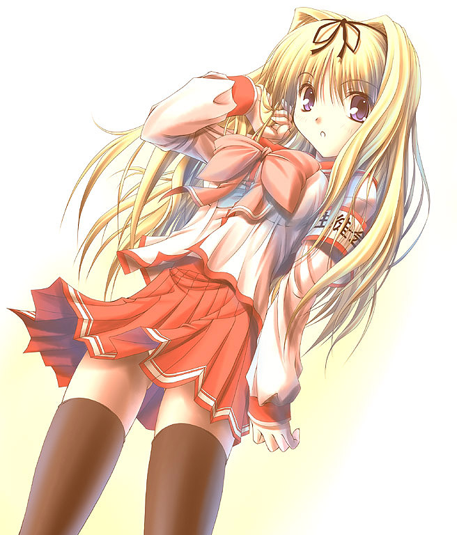 kusugawa sasara, to heart (series), to heart 2, jpeg artifacts, 00s, 1girl, blonde hair, female focus, pleated skirt, school uniform, serafuku, skirt, solo, thighhighs, zettai ryouiki