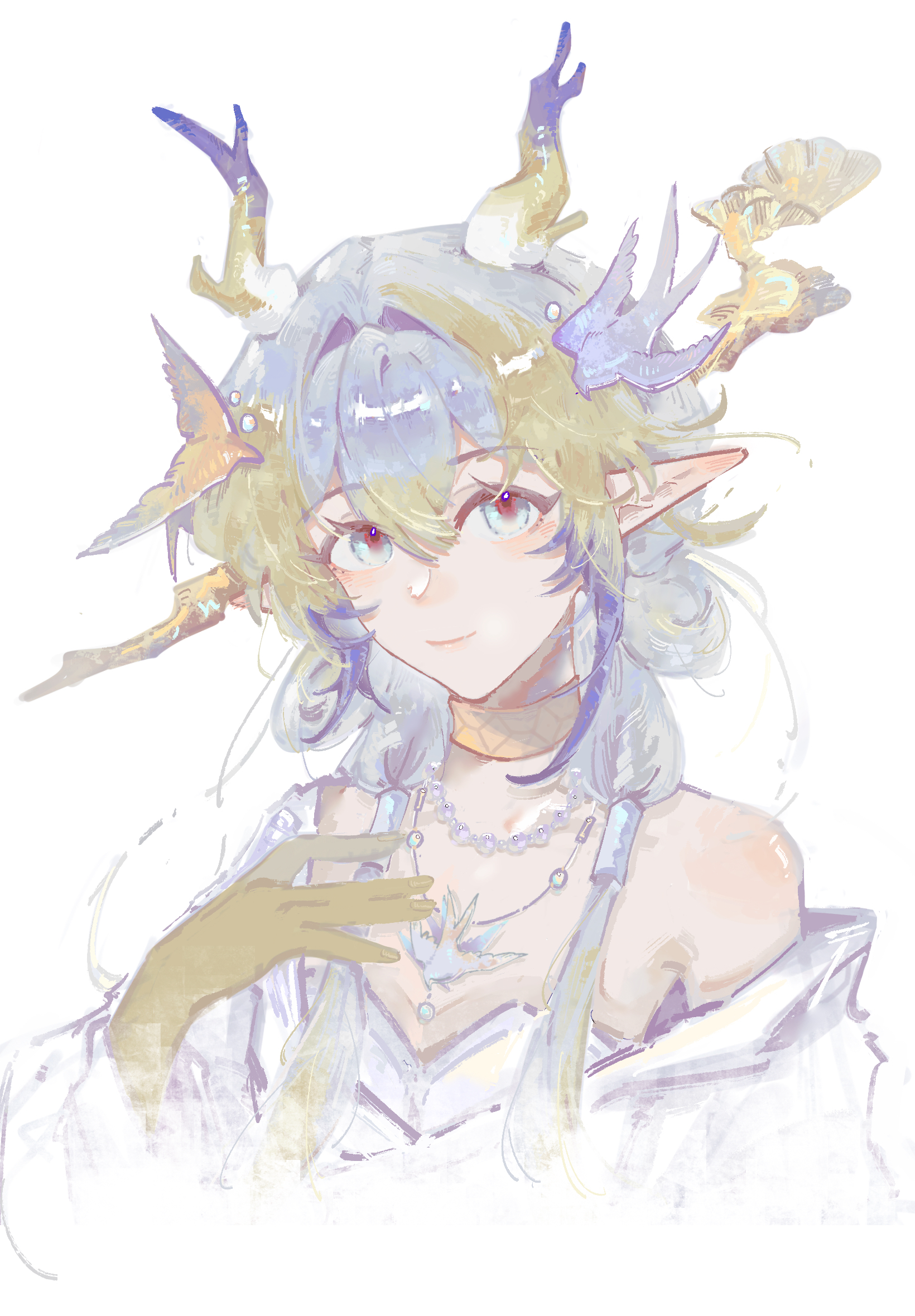 shu (arknights), shu (bingwenyuyou) (arknights), ambience synesthesia, arknights, highres, 1girl, aqua eyes, bare shoulders, blonde hair, breasts, cleavage, closed mouth, colored extremities, cropped torso, dragon girl, dragon horns, grey hair, hair between eyes, hair ornament, hand on own chest, horns, jewelry, long hair, looking at viewer, multicolored hair, muxue380, necklace, off shoulder, official alternate costume, pearl necklace, pointy ears, purple hair, simple background, small breasts, smile, solo, white background