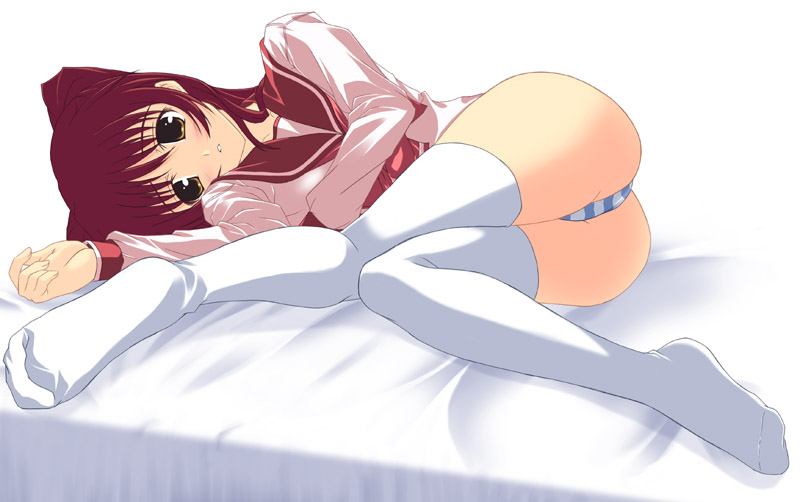 yuki (white garden), kousaka tamaki, to heart (series), to heart 2, 00s, ass, bed, bed sheet, blue panties, blush, bottomless, brown eyes, feet, foreshortening, lying, no pants, on side, panties, red hair, school uniform, serafuku, solo, striped clothes, striped panties, thighhighs, underwear, white thighhighs