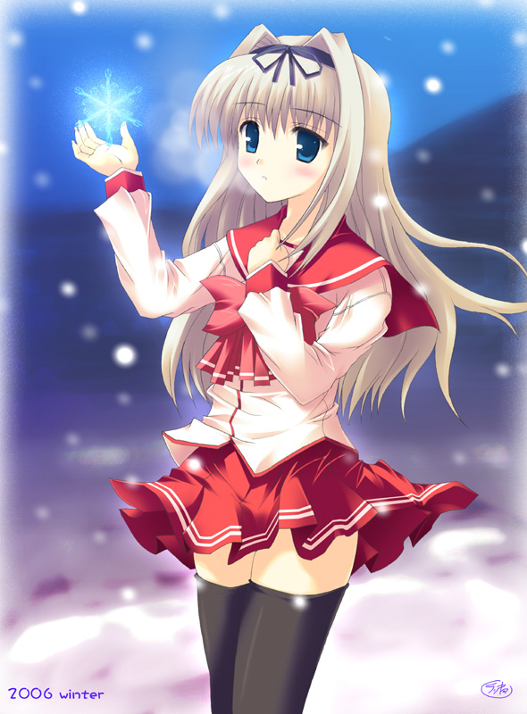 rakkyo, kusugawa sasara, to heart (series), to heart 2, 00s, 1girl, black thighhighs, blue eyes, bow, female focus, long hair, long sleeves, pleated skirt, red bow, red skirt, sailor collar, school uniform, serafuku, skirt, snow, snowing, solo, standing, thighhighs, white hair