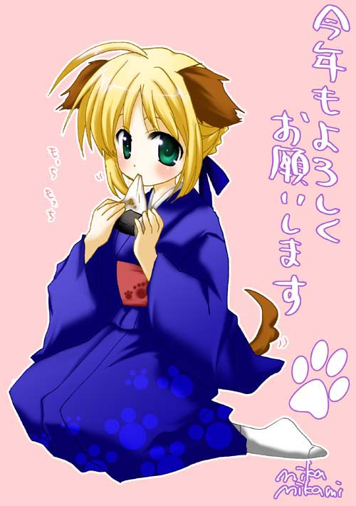 mikami mika, artoria pendragon (fate), saber (fate), fate/stay night, fate (series), 00s, 1girl, alternate costume, animal ears, dog ears, eating, female focus, food, japanese clothes, new year, onigiri, paw print, solo, tail