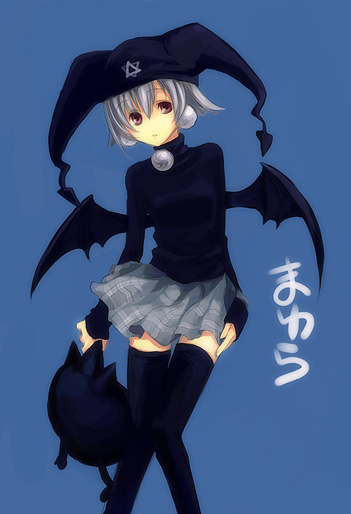 yuki11241124, kuro unyuu, mayura, ukagaka, silver hair, 1girl, bat wings, black thighhighs, blue background, character name, earrings, expressionless, female focus, hat, hexagram, jester cap, jewelry, knees together feet apart, looking at viewer, plaid clothes, plaid shirt, plaid skirt, pleated skirt, red eyes, shirt, short hair, simple background, skirt, solo, star of david, thighhighs, turtleneck, wings, zettai ryouiki