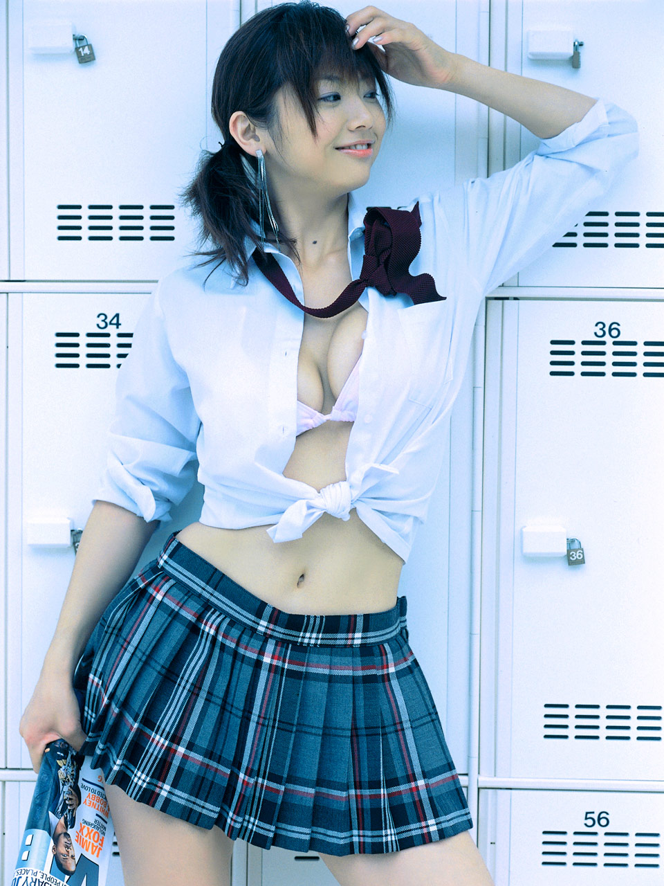 highres, photo (medium), tagme, 1girl, female focus, school uniform, serafuku, solo