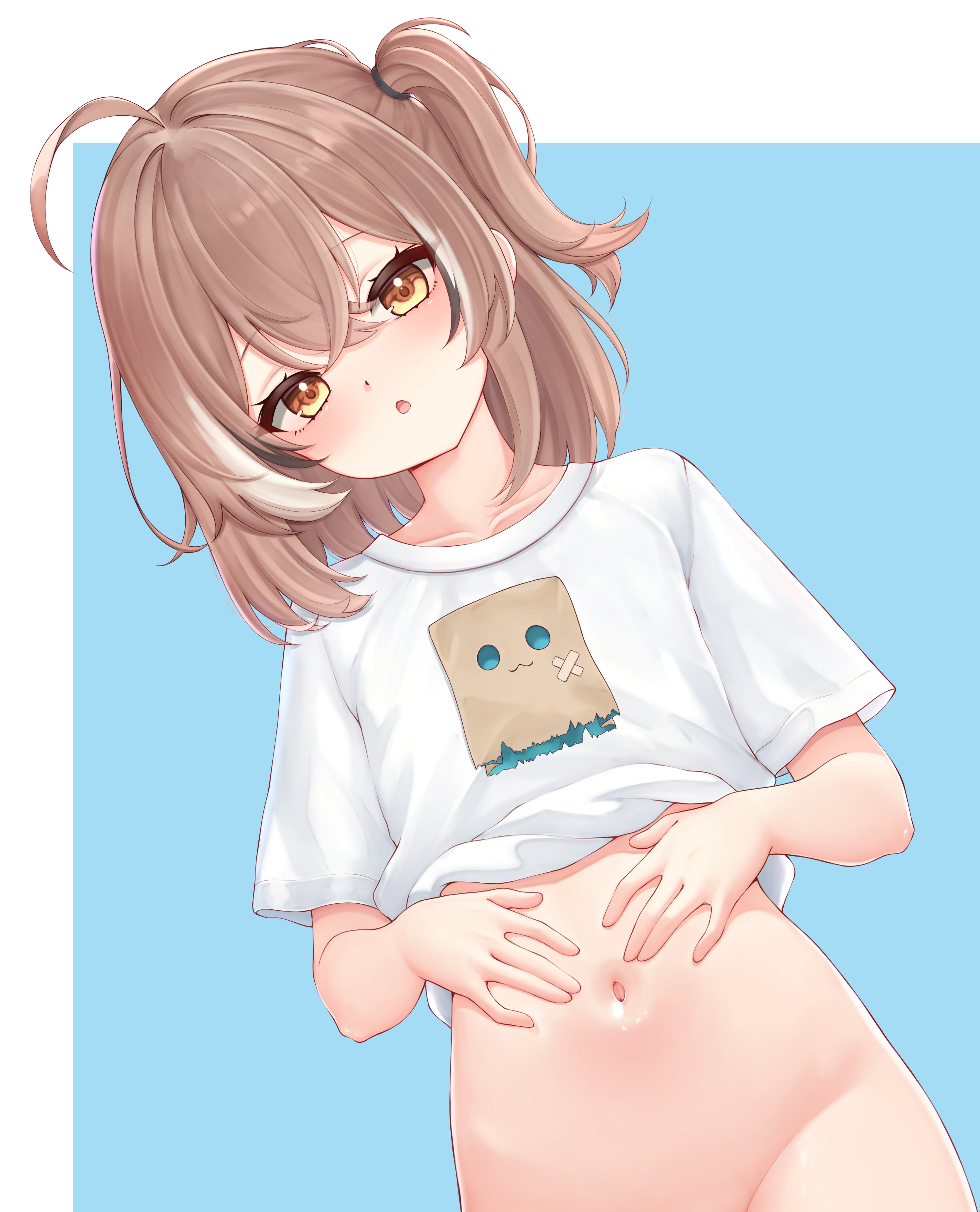 honon, nanashi mumei, hololive, absurdres, commentary, highres, 1girl, ahoge, blue background, bottomless, brown eyes, brown hair, collarbone, crossed bangs, flat chest, looking at viewer, medium hair, multicolored hair, navel, one side up, open mouth, shirt, short sleeves, simple background, solo, streaked hair, t-shirt, white shirt