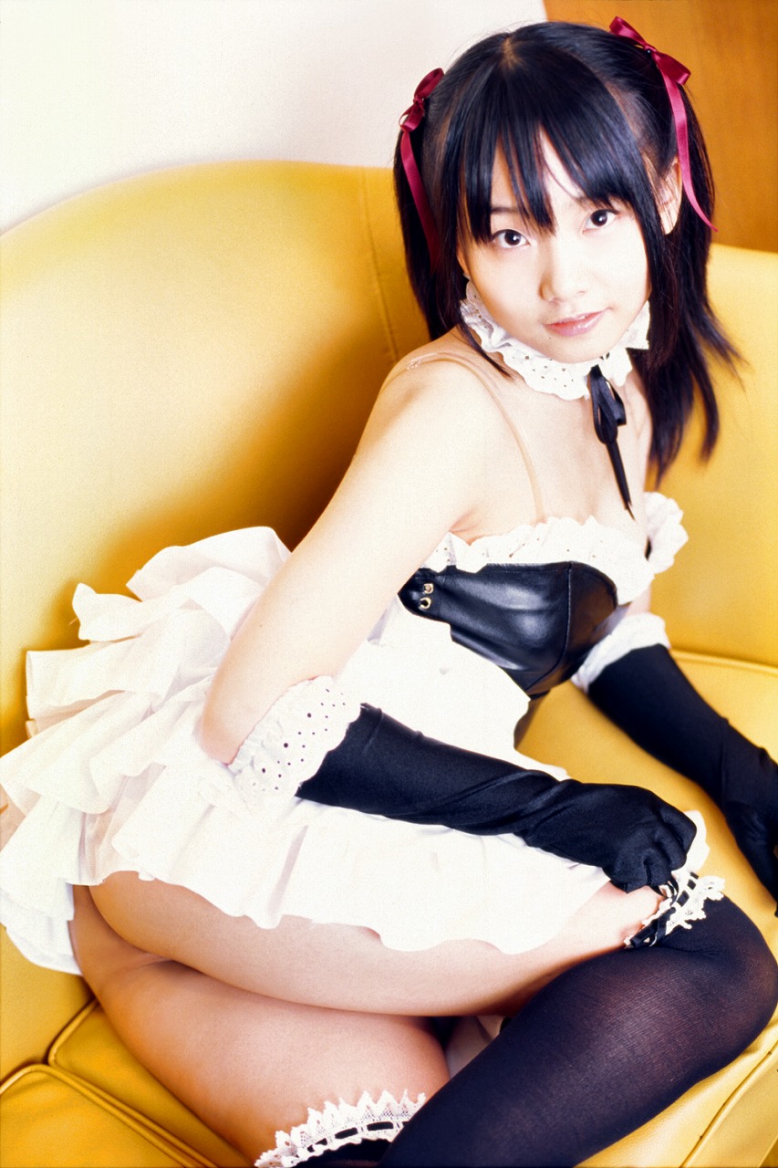 kore ga watashi no goshujin-sama, real life, cosplay photo, highres, photo (medium), 1girl, asian, cosplay, female focus, gothic lolita, indoors, japanese (nationality), lolita fashion, no panties, solo, thighhighs
