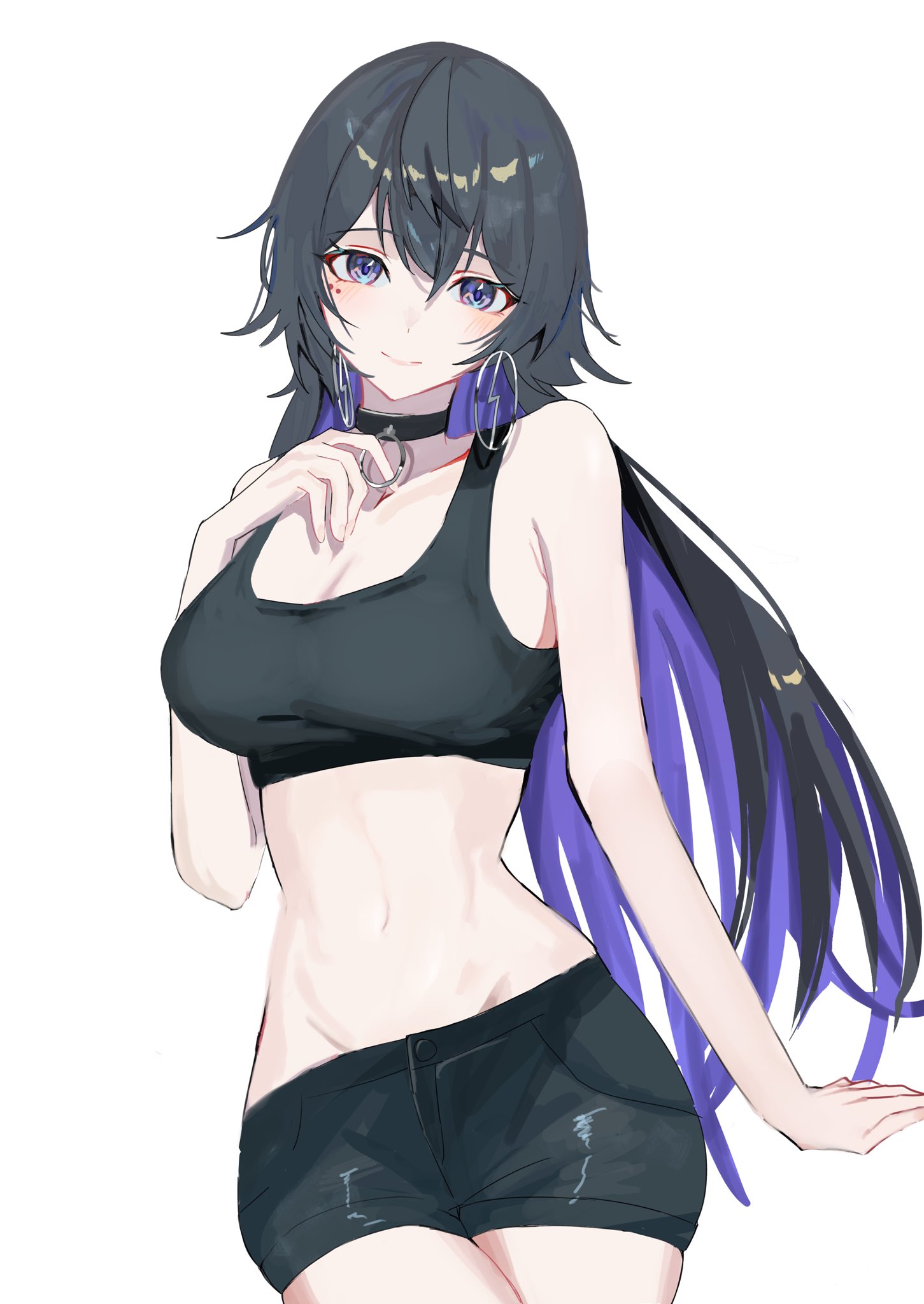 koko (kamitsubaki studio), kamitsubaki studio, highres, 1girl, bare arms, bare shoulders, black choker, black hair, black shorts, black tank top, breasts, choker, cleavage, cowboy shot, crop top, earrings, hoop earrings, jewelry, large breasts, lightning bolt earrings, lightning bolt symbol, long hair, looking at viewer, midriff, multicolored hair, navel, purple eyes, purple hair, shorts, simple background, smile, solo, sweet insomnia, tank top, virtual youtuber, white background