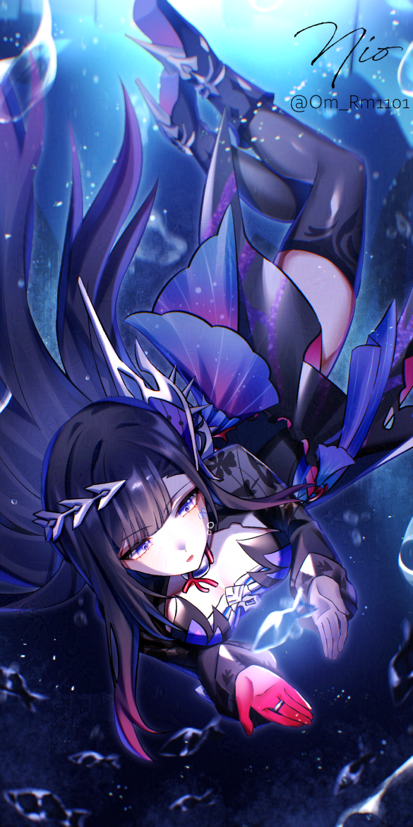 om rm1101, hysilens (honkai: star rail), honkai: star rail, honkai (series), commentary, 1girl, asymmetrical gloves, black boots, black gloves, black hair, black shrug, black thighhighs, boots, breasts, bubble, dress, fish, gloves, gradient hair, hair ornament, hands up, high heel boots, high heels, long hair, long sleeves, medium breasts, mismatched gloves, multicolored hair, parted lips, purple dress, purple eyes, red gloves, scales, shrug (clothing), signature, solo, thighhighs, thighs, twitter username, underwater