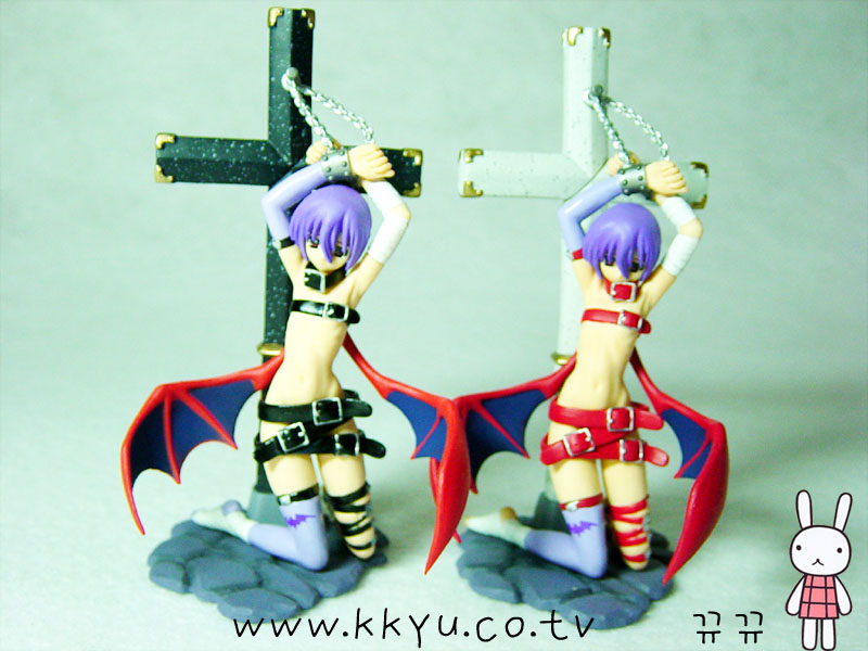 lilith (darkstalkers), capcom, darkstalkers, print legwear, photo (medium), asymmetrical clothes, bat wings, belt, belt bra, belt skirt, blue thighhighs, chain, cross, demon girl, figure, latin cross, leather, purple hair, single thighhigh, thigh strap, thighhighs, wings