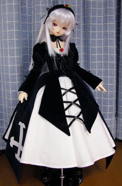 sakura color, suigintou, rozen maiden, silver hair, photo (medium), 00s, 1girl, ball joint doll, doll, female focus, hairband, long hair, solo
