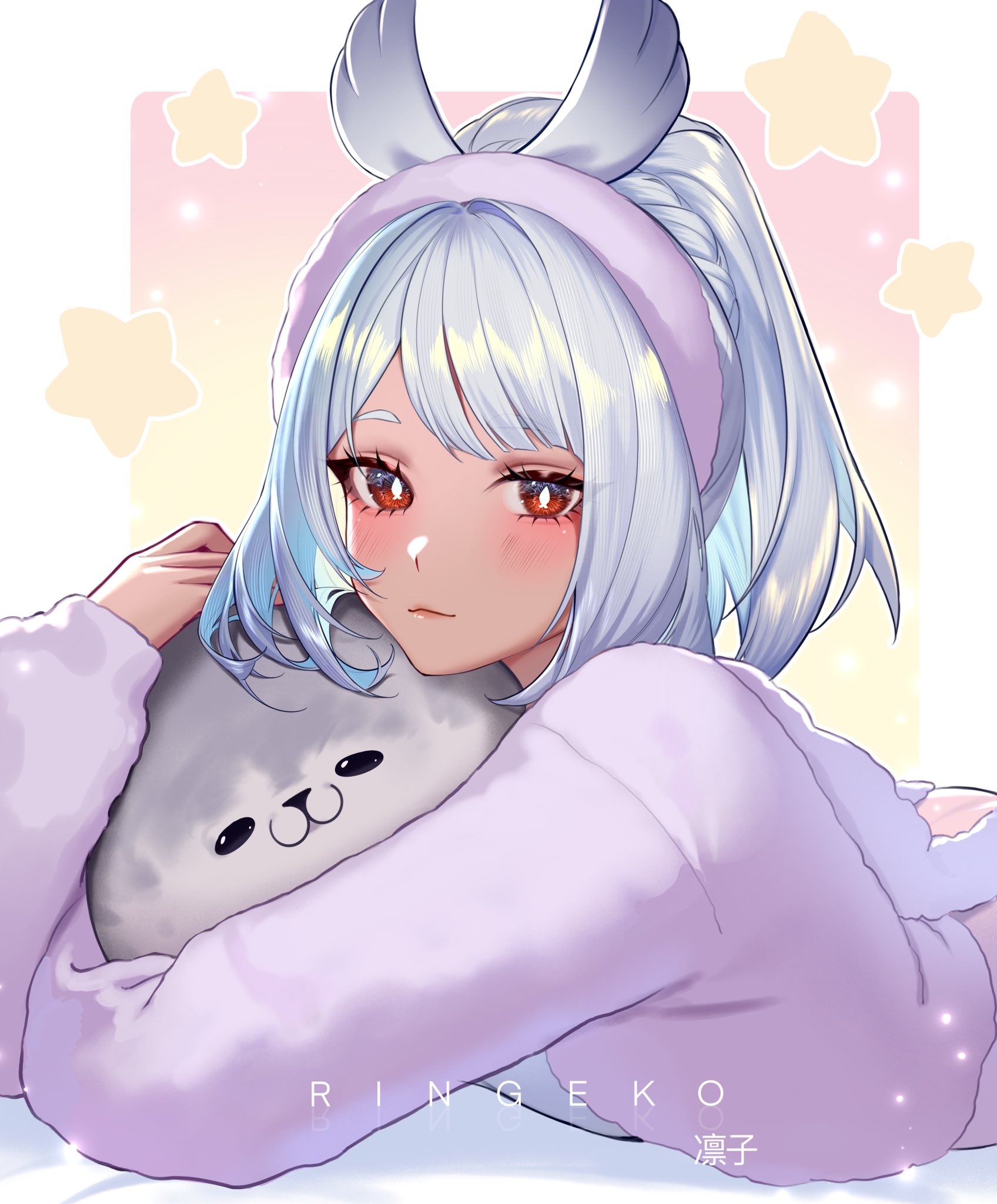ringeko-chan, mualani (genshin impact), genshin impact, commentary, highres, 1girl, alternate costume, artist name, blue hair, blush, closed mouth, hairband, holding, holding stuffed toy, looking at viewer, lying, multicolored hair, on stomach, pajamas, pink hairband, red eyes, solo, star (symbol), stuffed toy, symbol-shaped pupils, white hair