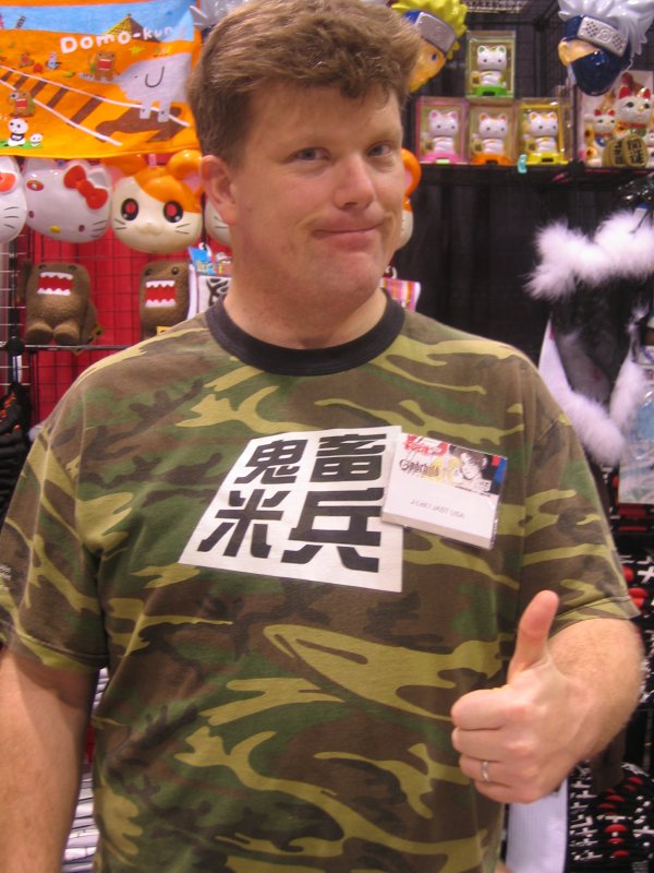 peter payne, off-topic, photo (medium), 1boy, camouflage, male focus, shirt, solo, t-shirt, thumbs up