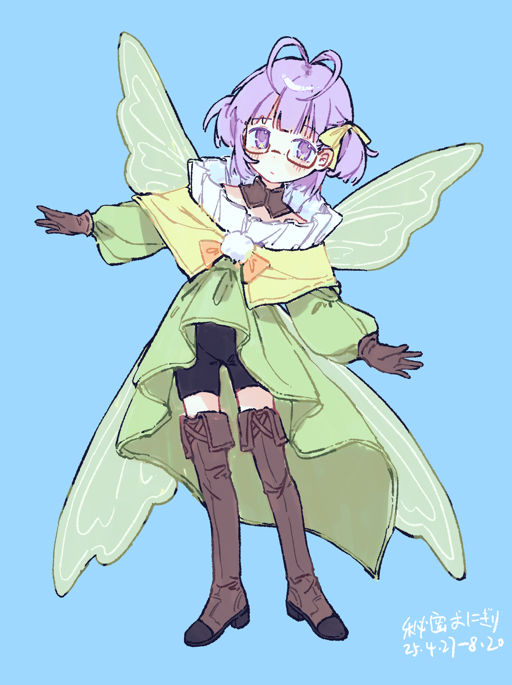 himitsu onigiri, kazuradrop (fate), murian (fate), fate/grand order, fate (series), absurdres, commentary, highres, 1girl, antenna hair, artist name, black shorts, blue background, blush, boots, bow, brown boots, brown gloves, closed mouth, covered groin, dated, detached collar, dress, fairy wings, fold-over boots, full body, glasses, gloves, green dress, green wings, hair bow, high-low dress, high collar, leaning to the side, long sleeves, looking at viewer, outstretched arms, pom pom (clothes), puffy long sleeves, puffy sleeves, purple eyes, purple hair, red-framed eyewear, semi-rimless eyewear, short hair, shorts, simple background, solo, standing, thigh boots, two side up, under-rim eyewear, wings, yellow bow