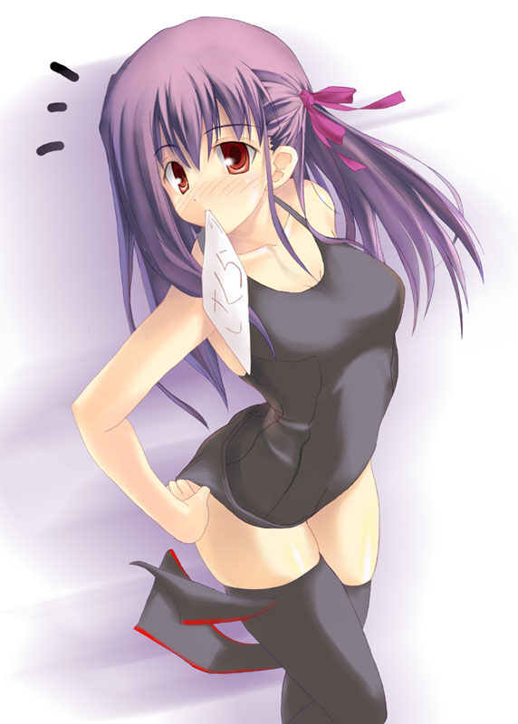 soba (saz), matou sakura, fate/stay night, fate (series), 00s, 1girl, adjusting clothes, adjusting swimsuit, black one-piece swimsuit, female focus, hair ribbon, mouth hold, one-piece swimsuit, orange eyes, purple hair, ribbon, school swimsuit, solo, swimsuit, thighhighs