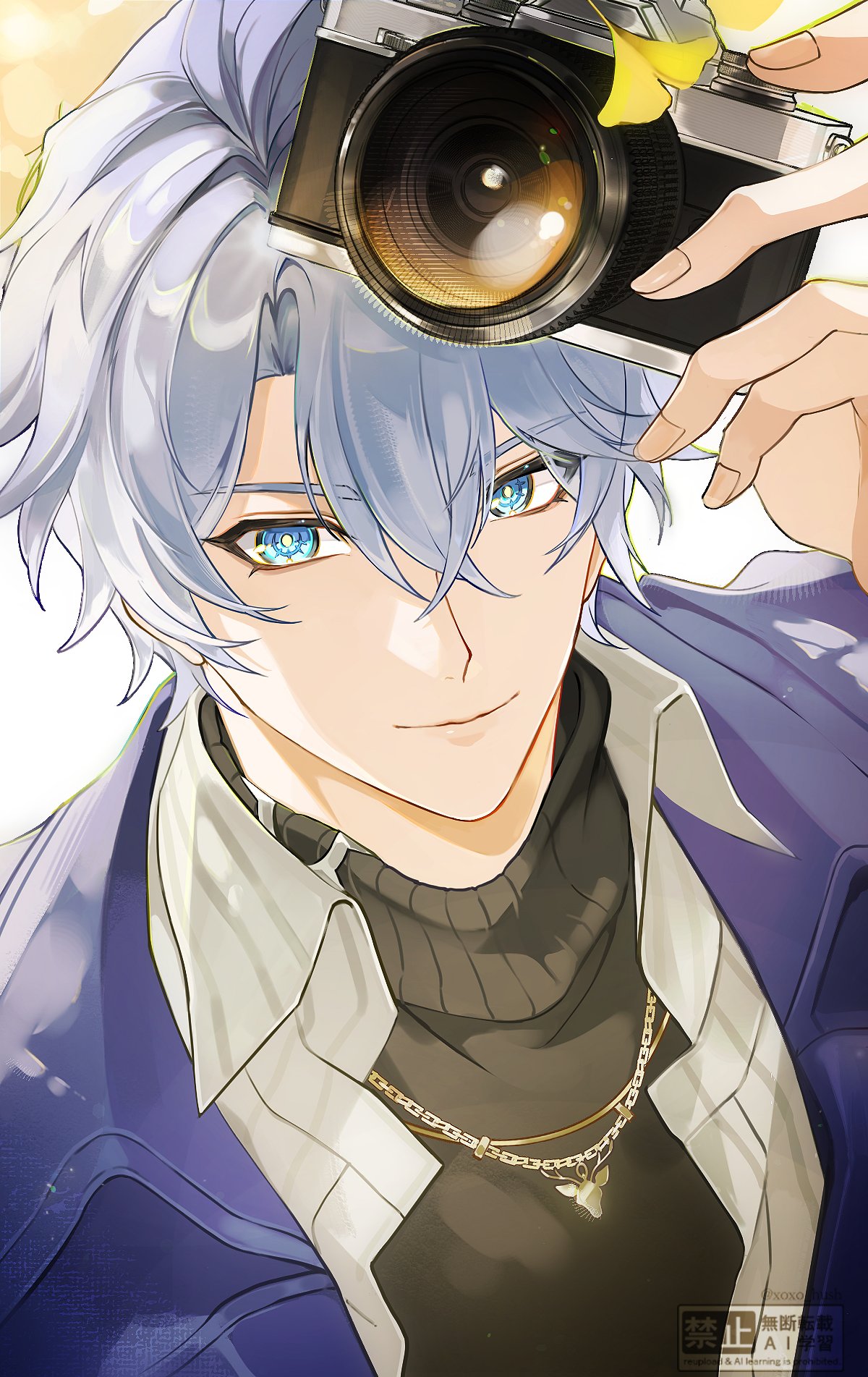 hush (xoxo hush), phainon (honkai: star rail), honkai: star rail, honkai (series), hashtag-only commentary, highres, 1boy, black sweater, blue coat, blue eyes, camera, coat, holding, holding camera, male focus, official alternate costume, phainon (luckin coffee) (honkai: star rail), short hair, smile, solo, sweater, turtleneck, turtleneck sweater, upper body, white hair