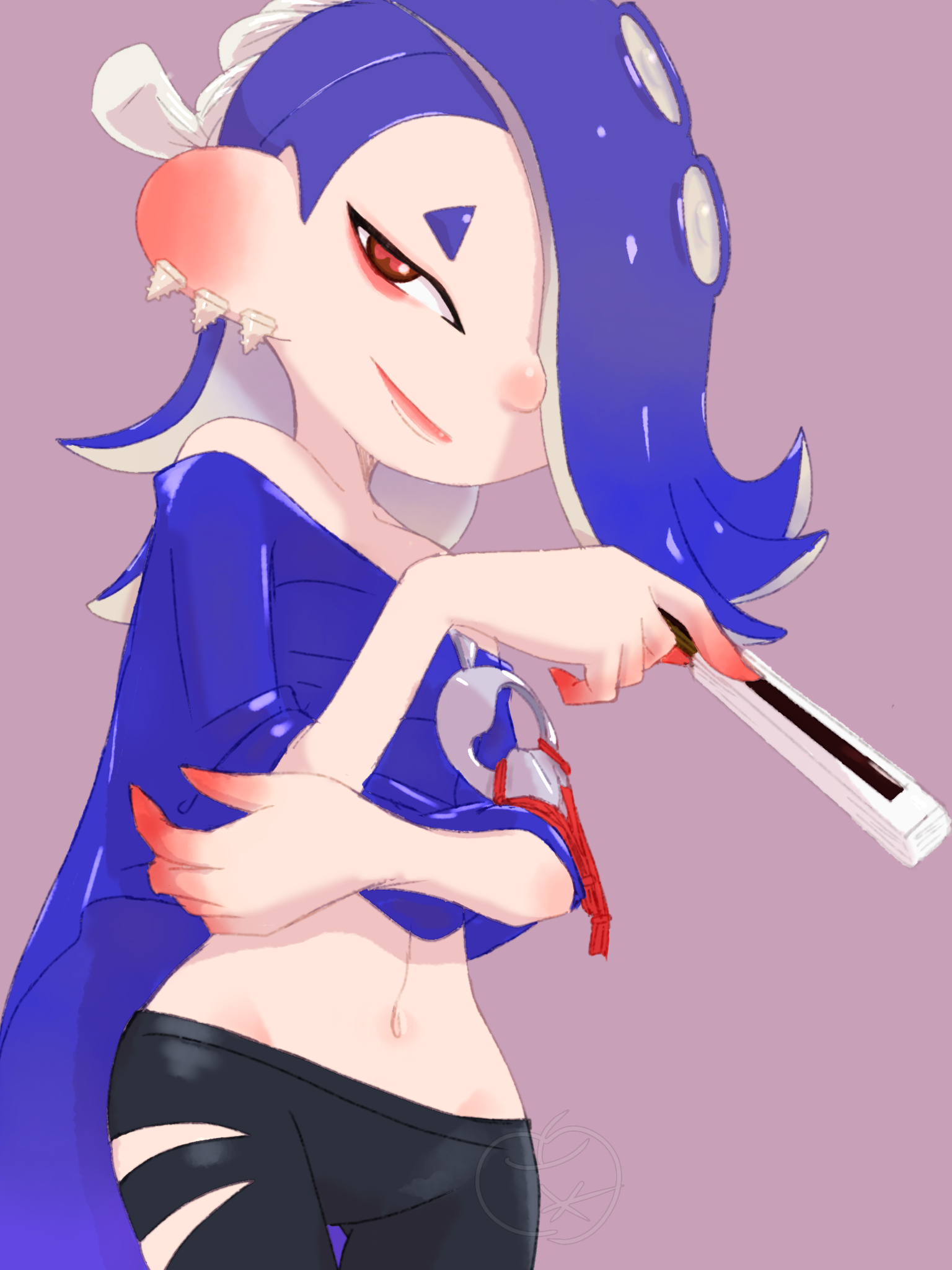 shiver (deep cut outfit) (splatoon), shiver (splatoon), nintendo, splatoon (series), splatoon 3, 1girl, capelet, chest sarashi, ear piercing, eyeliner, folding fan, groin, hair over one eye, hand fan, looking at viewer, makeup, navel, octoling, pants, paper fan, piercing, red background, red eyes, red lips, sarashi, smile, solo, tentacle hair, torn clothes, torn pants