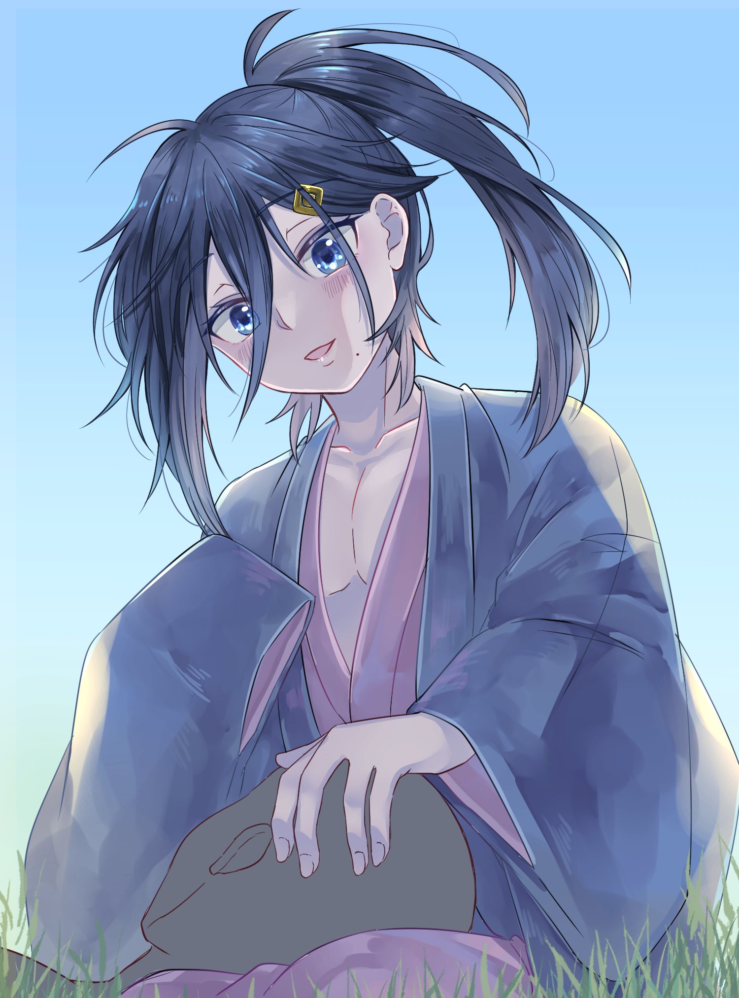 cecilus segmunt, re:zero kara hajimeru isekai seikatsu, highres, ahoge, blue background, blue eyes, blue hair, blush, day, gradient hair, grass, hair between eyes, hair ornament, head tilt, japanese clothes, kimono, layered clothes, long hair, looking at viewer, mole, mole under mouth, multicolored hair, open clothes, open mouth, oshi suko1, outdoors, ponytail, sash, simple background, sitting, sky, smile, upper body, yukata
