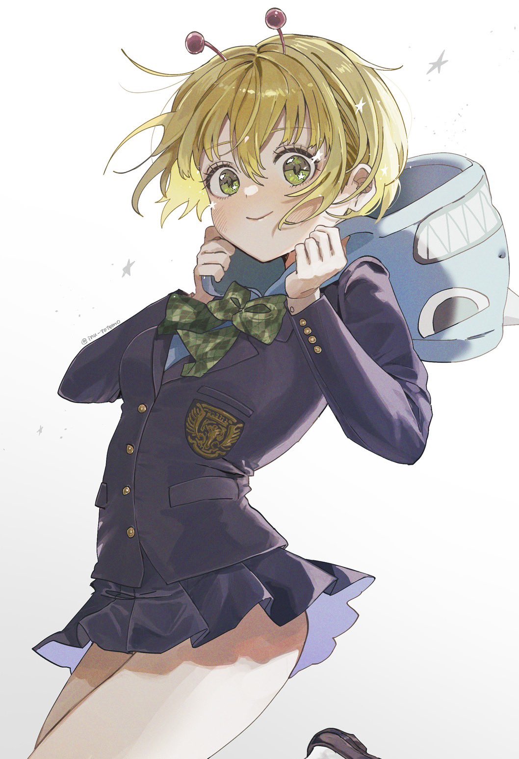 inu totemo, vamola (dandadan), dandadan, commentary, highres, 1girl, alien, antennae, blonde hair, blue jacket, blue skirt, blush, bow, bowtie, buttons, closed mouth, cowboy shot, foot up, gradient background, green bow, green bowtie, green eyes, hair between eyes, hood, hood down, hoodie, jacket, kami high school uniform, long sleeves, looking at viewer, miniskirt, pleated skirt, school uniform, short hair, skirt, smile, solo, star (symbol), star in eye, symbol in eye