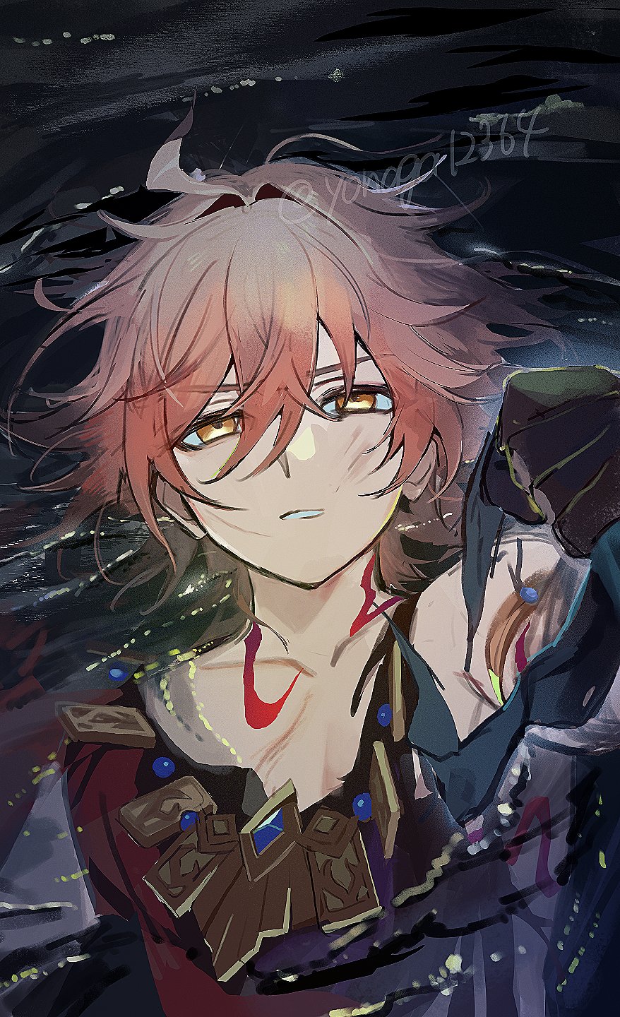 yonaga tsuki25, mydei (a trail of bygone blood) (honkai: star rail), mydei (honkai: star rail), honkai: star rail, honkai (series), highres, 1boy, afloat, aged down, black gloves, black shirt, blonde hair, gloves, gold necklace, gradient hair, hadanugi dousa, jewelry, male focus, multicolored hair, necklace, official alternate costume, open kimono, parted lips, partially submerged, red hair, shirt, sleeveless, sleeveless shirt, solo, torn clothes, torn shirt, twitter username, yellow eyes