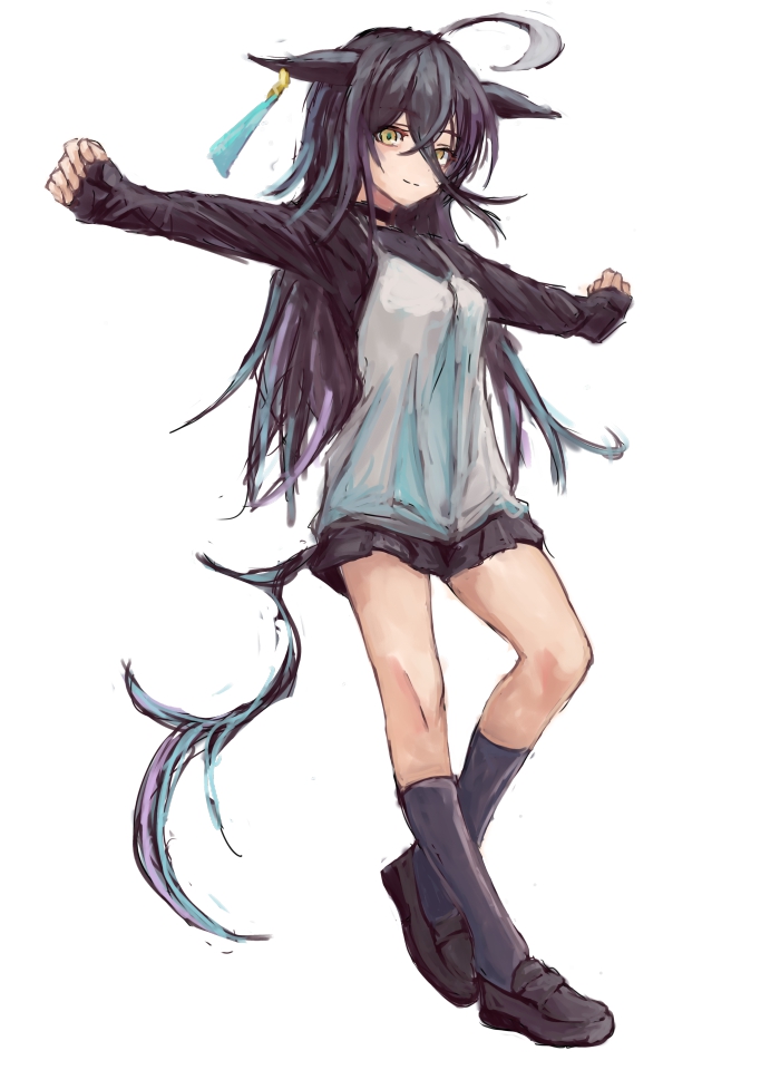 yanagi wakana, manhattan cafe (umamusume), umamusume, 1girl, ahoge, animal ears, black hair, black shirt, black skirt, black socks, blush, camisole, closed mouth, ear tag, earrings, hair between eyes, horse ears, horse girl, horse tail, jewelry, long bangs, long hair, long hair between eyes, long sleeves, looking at viewer, multicolored hair, shirt, shoes, simple background, single earring, skirt, smile, socks, solo, tail, white background, white camisole, white hair, yellow eyes