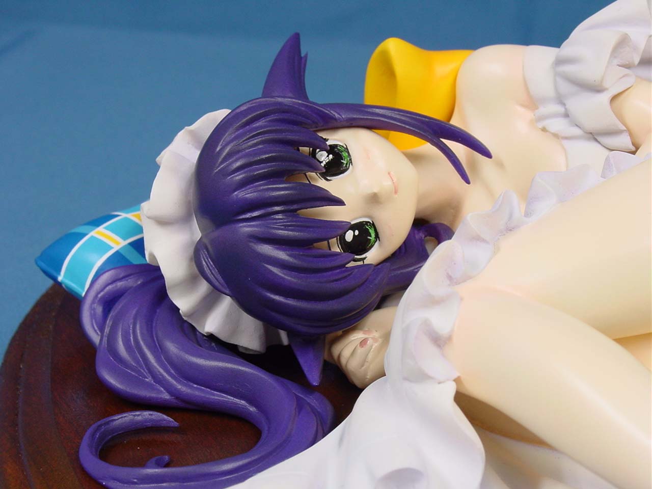 andou mahoro, mahoromatic, photo (medium), blue hair, figure, green eyes, maid, no humans, solo