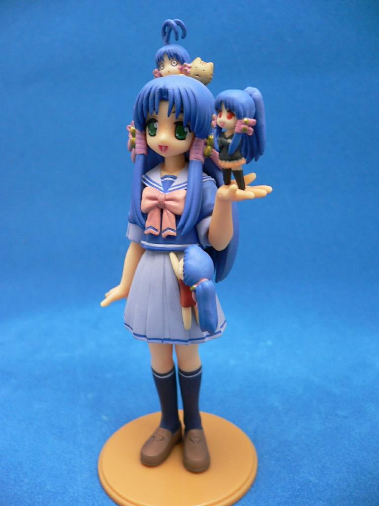 akasaka saki, aoba kozue, kanazawa nanako, midorikawa chiyuri, mahoraba, photo (medium), 00s, blue hair, figure, green eyes, loafers, no humans, red eyes, school uniform, serafuku, shoes, solo