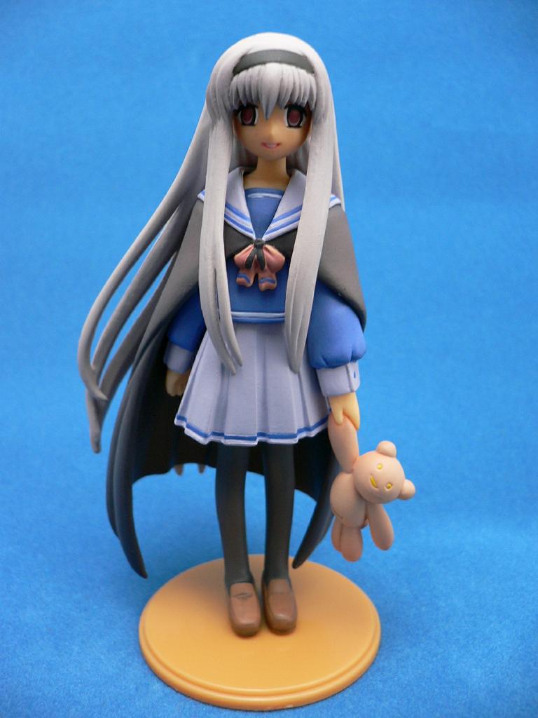 vermillion erika, mahoraba, photo (medium), 00s, figure, grey hair, loafers, purple eyes, school uniform, serafuku, shoes, toy