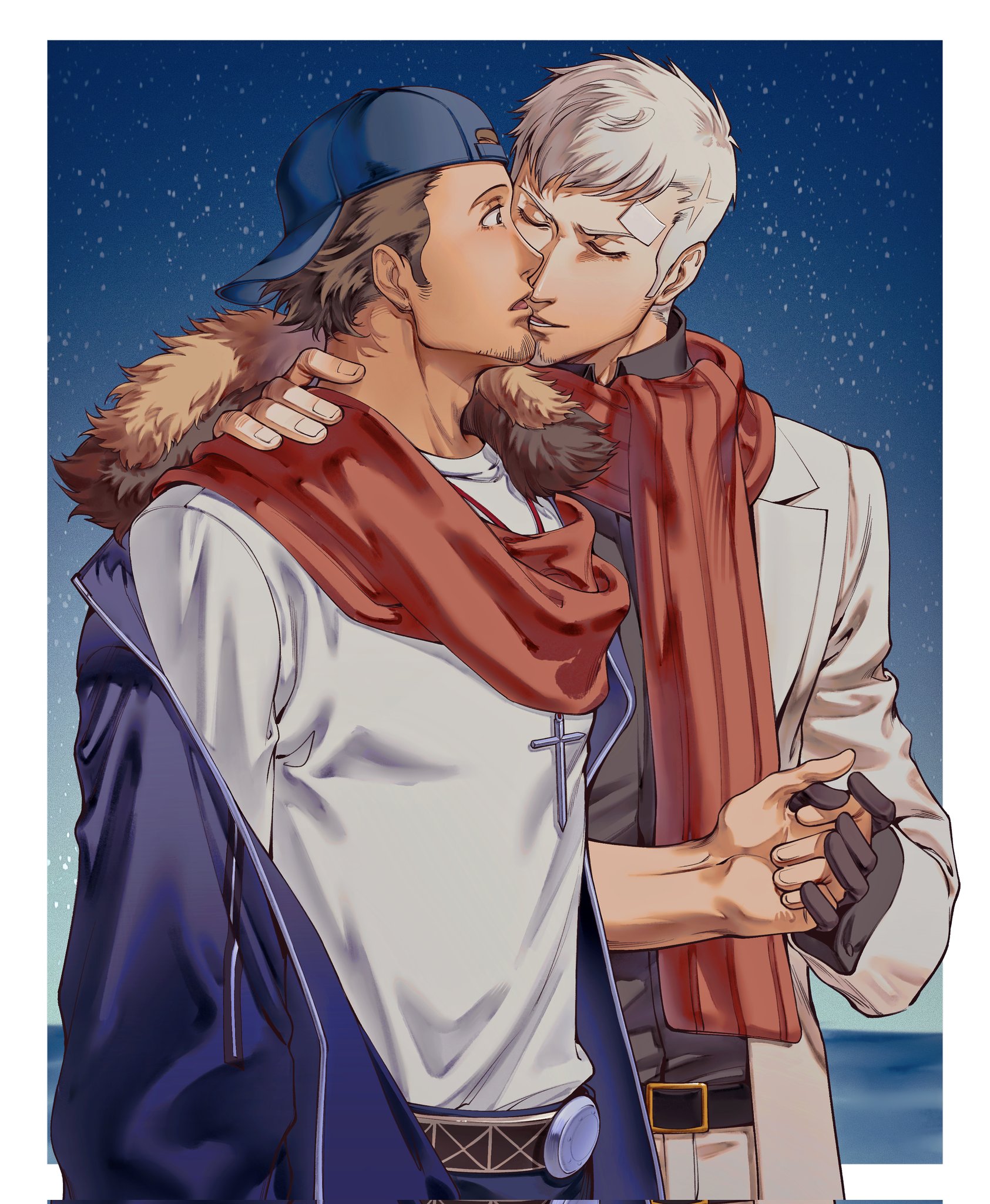 oldkin, iori junpei, sanada akihiko, persona, persona 3, persona 4: the ultimate in mayonaka arena, chinese commentary, highres, 2boys, backwards hat, baseball cap, belt, belt buckle, black belt, black gloves, black hair, black shirt, blazer, blue hat, blue jacket, buckle, closed eyes, cross, cross necklace, dress shirt, facial hair, fur-trimmed jacket, fur trim, gloves, goatee, goatee stubble, hat, holding hands, imminent kiss, jacket, jewelry, long sleeves, looking at another, male focus, multiple boys, necklace, night, pants, red scarf, scarf, shirt, shirt tucked in, short hair, stubble, white hair, white jacket, white pants, white shirt, yaoi