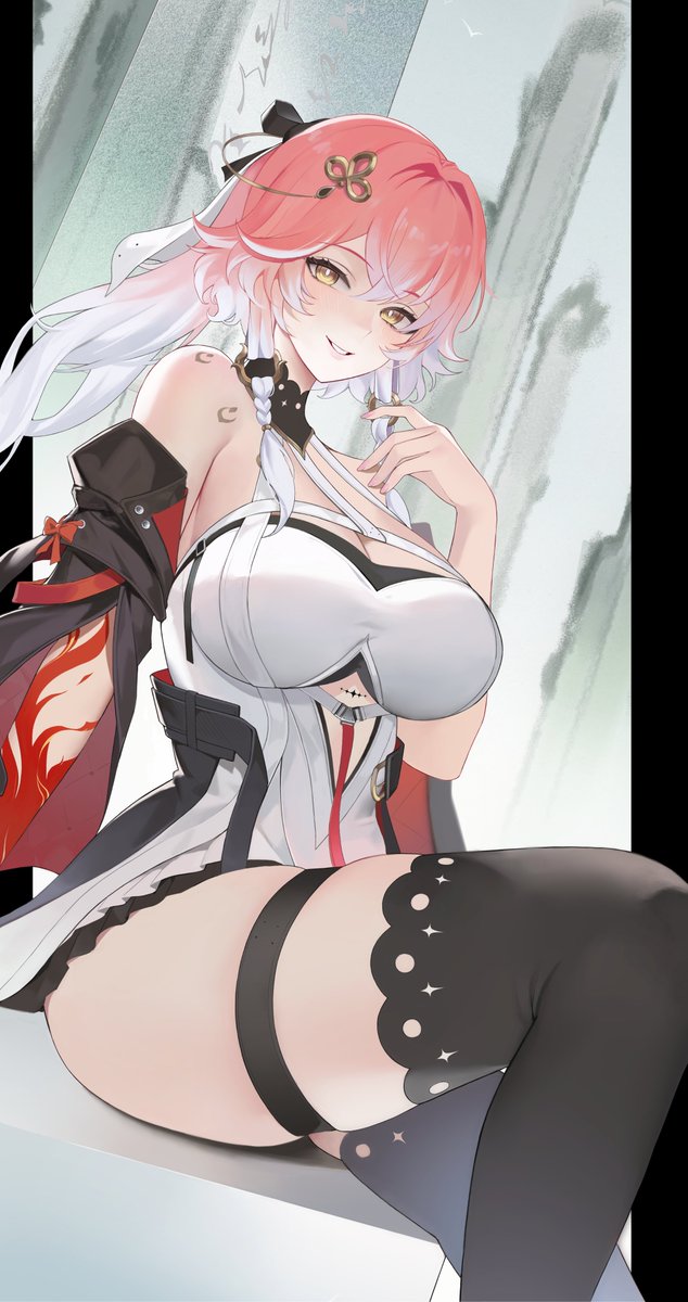 rain 525, changli (wuthering waves), wuthering waves, highres, 1girl, black thighhighs, breasts, bright pupils, brown eyes, gradient hair, hair ornament, large breasts, long hair, looking at viewer, multicolored hair, pink hair, sitting, skindentation, smile, solo, tacet mark (wuthering waves), thigh strap, thighhighs, two-tone hair, white hair, white mouth, white pupils