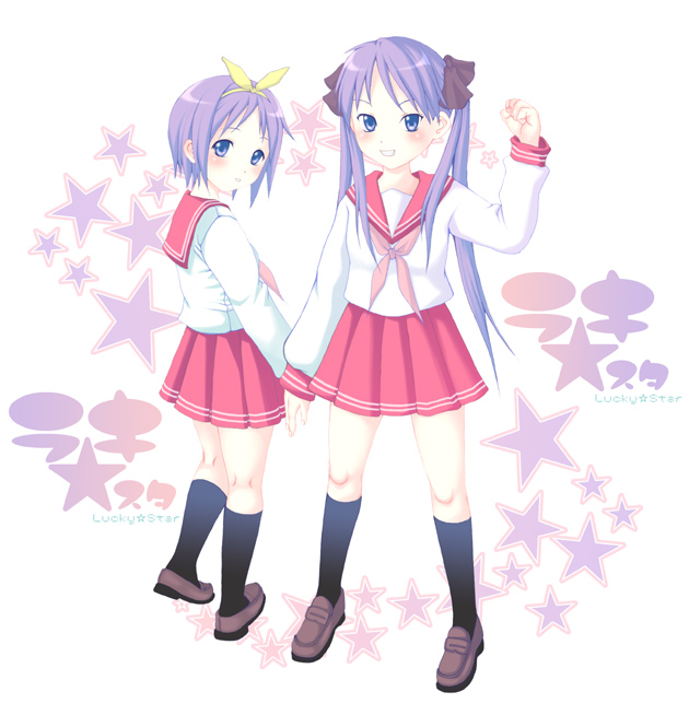 neuron (exceed), hiiragi kagami, hiiragi tsukasa, lucky star, 00s, 2girls, black socks, blue eyes, blue hair, bow, brown shoes, clenched hand, copyright name, female focus, full body, grin, hair bow, hairband, looking at viewer, multiple girls, purple hair, raised fist, ryouou school uniform, school uniform, serafuku, shoes, short hair, siblings, sisters, skirt, smile, socks, standing, star (symbol), twins, twintails
