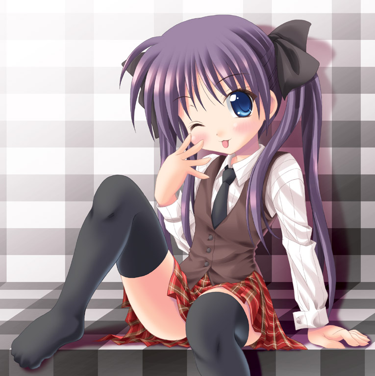 hiiragi kagami, lucky star, 00s, blue eyes, blue hair, school uniform, serafuku, thighhighs