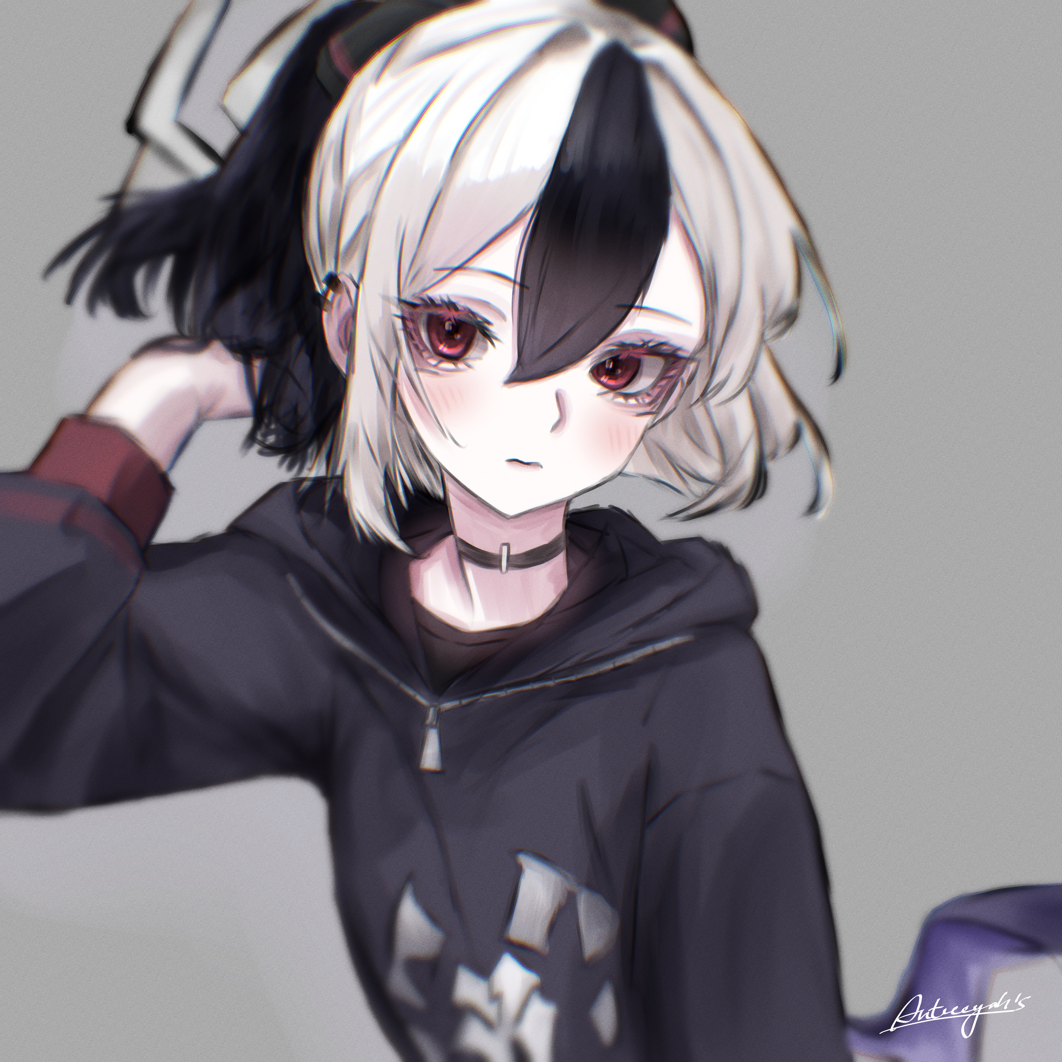 autreeyah, kayoko (blue archive), blue archive, absurdres, highres, 1girl, arm up, artist name, black choker, black hair, black hoodie, choker, closed mouth, earclip, grey background, grey halo, hair between eyes, halo, hood, hood down, hoodie, light blush, long sleeves, low wings, medium hair, multicolored hair, pale skin, ponytail, red eyes, signature, single wing, solo, two-tone hair, white hair, wings