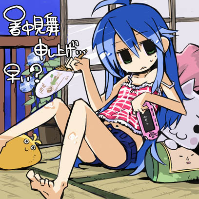 kuma jet, izumi konata, locoroco, lucky star, lowres, translation request, 00s, 1girl, barefoot, blue hair, casual, female focus, green eyes, handheld game console, long hair, mole, mole under eye, playing games, playstation portable, prince, shorts, solo, sweat, very long hair