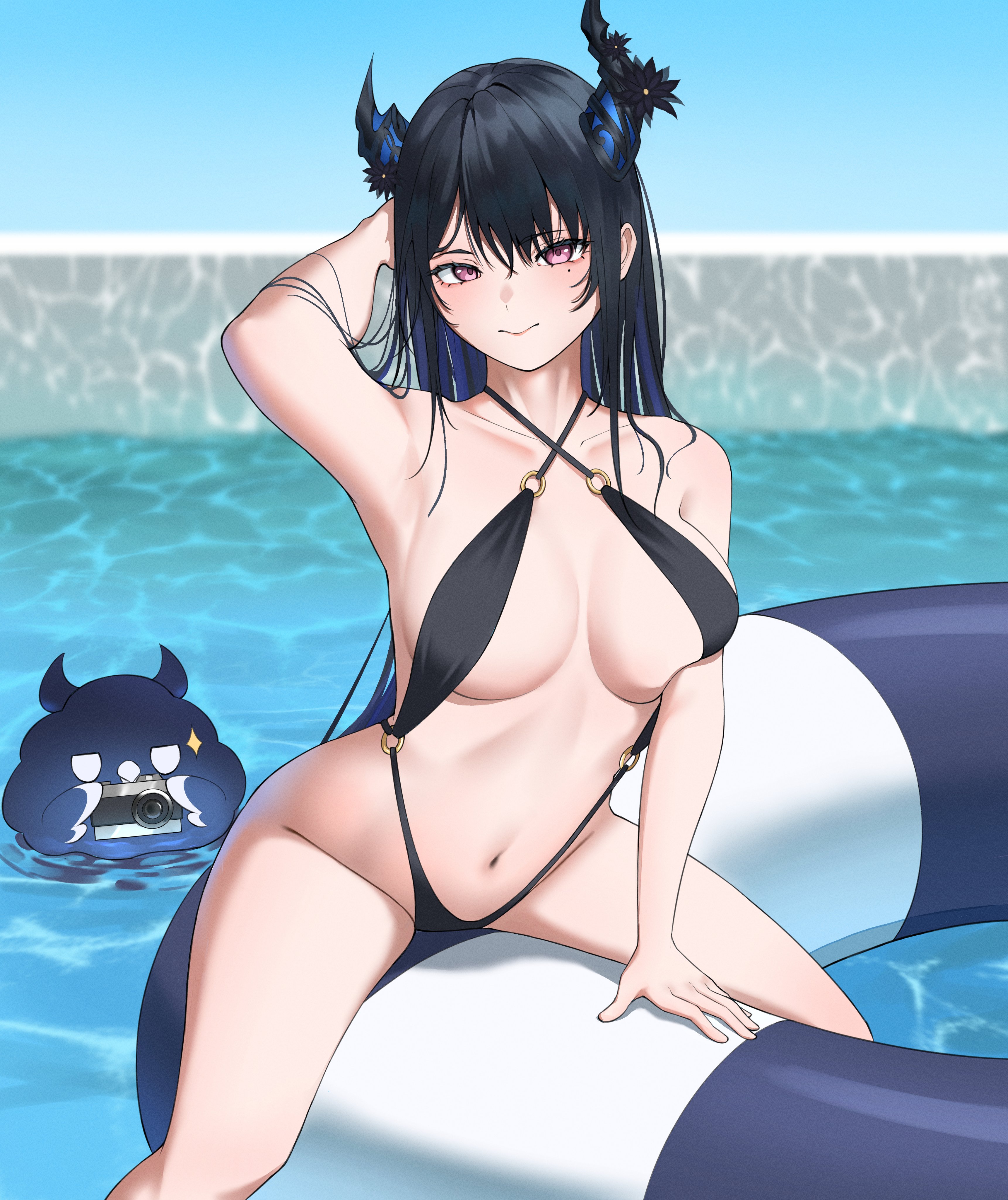 hazeillusts, jailbird (nerissa ravencroft), nerissa ravencroft, hololive, hololive english, absurdres, highres, 1girl, asymmetrical horns, bikini, black bikini, black hair, black horns, blue hair, breasts, horns, large breasts, mole, mole under eye, multicolored hair, purple eyes, sitting, solo, swim ring, swimsuit, two-tone hair, uneven horns, virtual youtuber