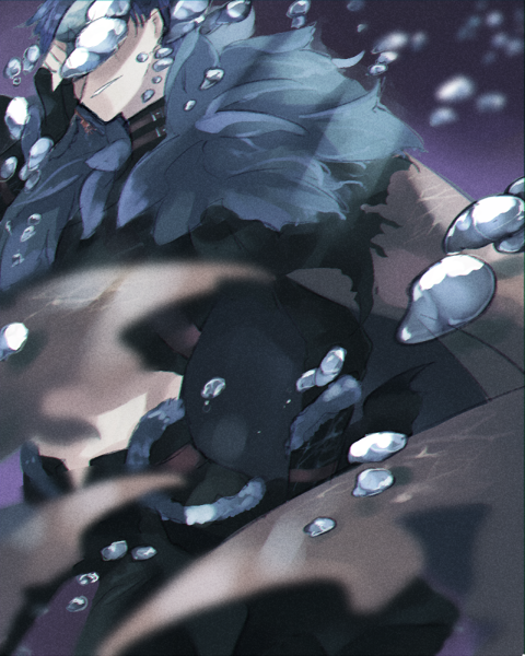 wane (ruki), shadow chaser (ragnarok online), ragnarok online, commentary request, 1boy, air bubble, black gloves, black hair, black pants, brown cape, bubble, cape, feet out of frame, fingerless gloves, fur collar, gloves, grin, male focus, official alternate costume, pants, purple background, short hair, smile, solo