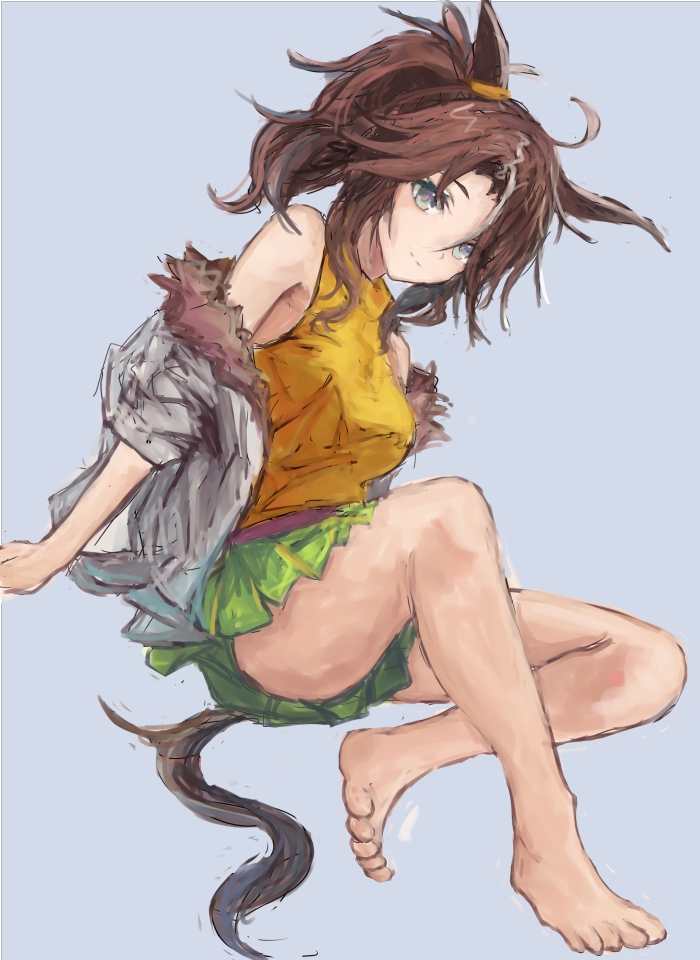 yanagi wakana, mejiro palmer (umamusume), umamusume, 1girl, animal ears, bare shoulders, barefoot, blue eyes, breasts, brown hair, closed mouth, ear ornament, fur-trimmed jacket, fur trim, green skirt, hair between eyes, hair ornament, horse ears, horse girl, horse tail, jacket, legs, long hair, looking at viewer, multicolored hair, open clothes, open jacket, ponytail, shirt, simple background, skirt, sleeveless, sleeveless shirt, smile, solo, streaked hair, tail, thighs, white hair, white jacket, yellow shirt