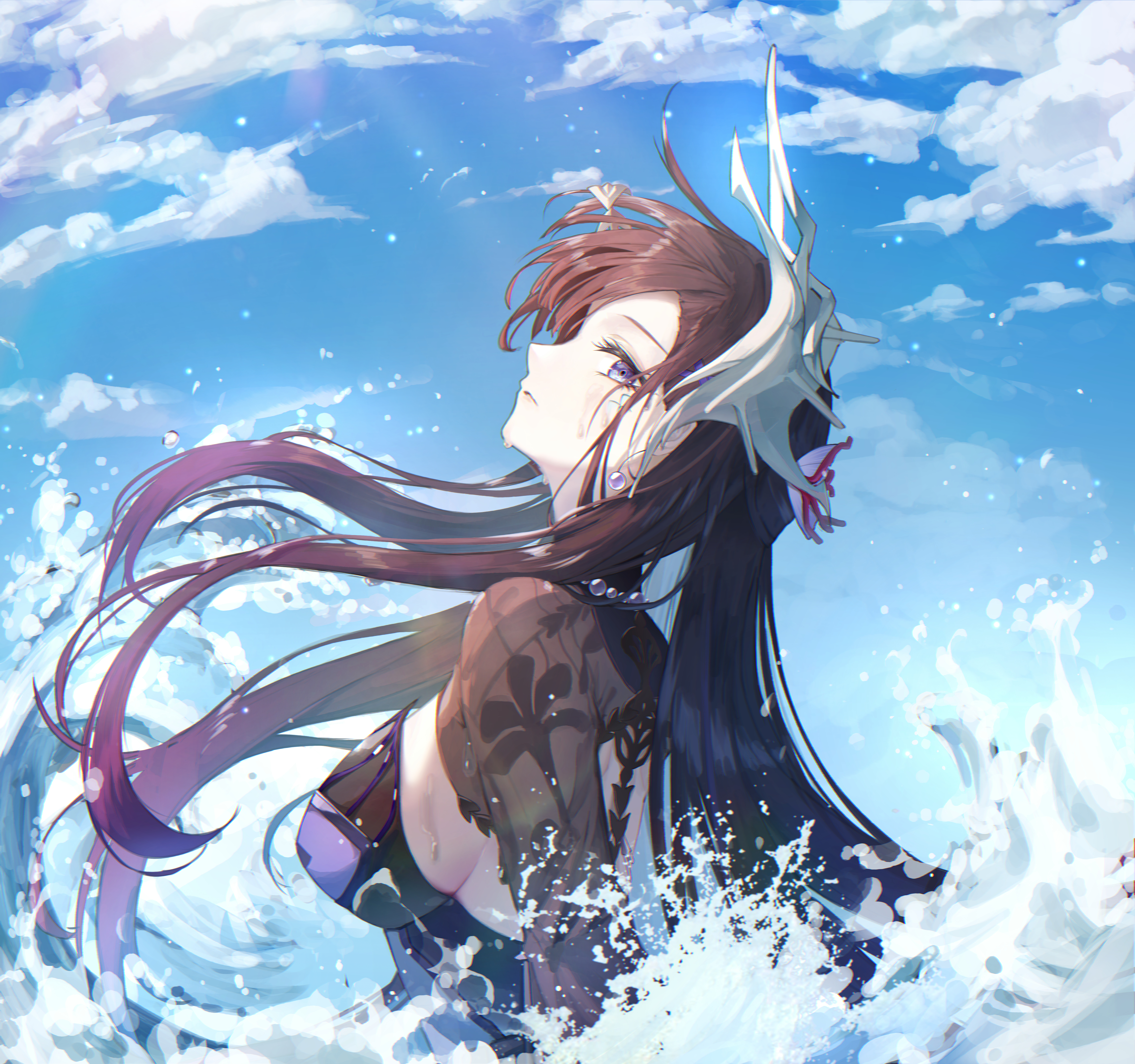 hysilens (honkai: star rail), honkai: star rail, honkai (series), absurdres, commentary, highres, 1girl, black hair, black shrug, blue eyes, blue hair, blue sky, breasts, colored inner hair, day, from side, gradient hair, hair ornament, head back, long hair, long sleeves, looking at viewer, medium breasts, mua1475, multicolored hair, outdoors, parted lips, purple hair, scales, shrug (clothing), sideboob, sideways glance, sky, solo, wet