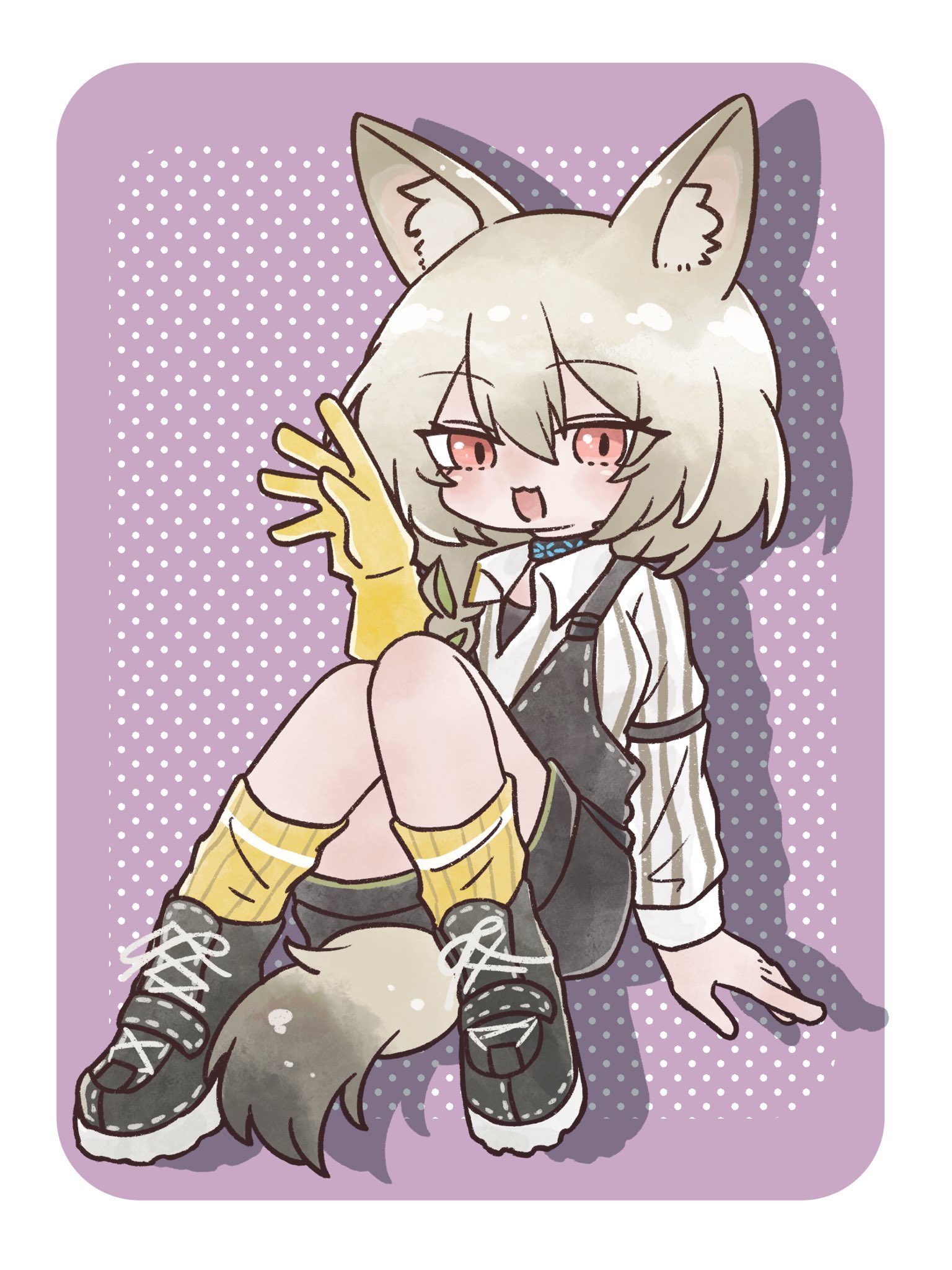 nunnuje a u e, beanstalk (arknights), arknights, commentary request, highres, 1girl, animal ear fluff, animal ears, blush, braid, brown hair, gloves, green ribbon, hair between eyes, hyena ears, hyena girl, hyena tail, long hair, long sleeves, looking at viewer, open mouth, purple background, red eyes, ribbon, single braid, single glove, socks, solo, waving, yellow gloves, yellow socks