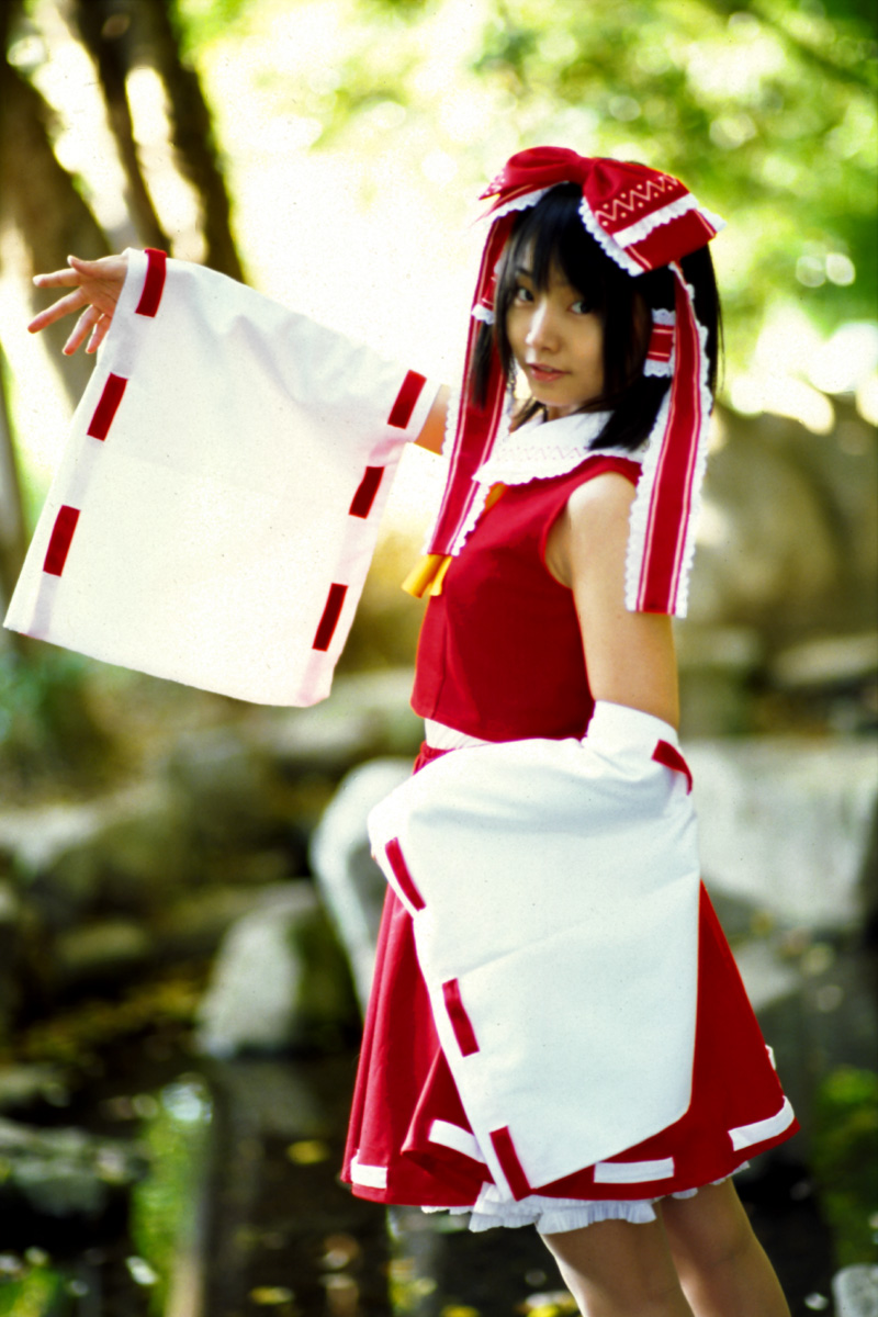 hakurei reimu, touhou, cosplay photo, highres, photo (medium), tagme, cosplay, female focus, solo