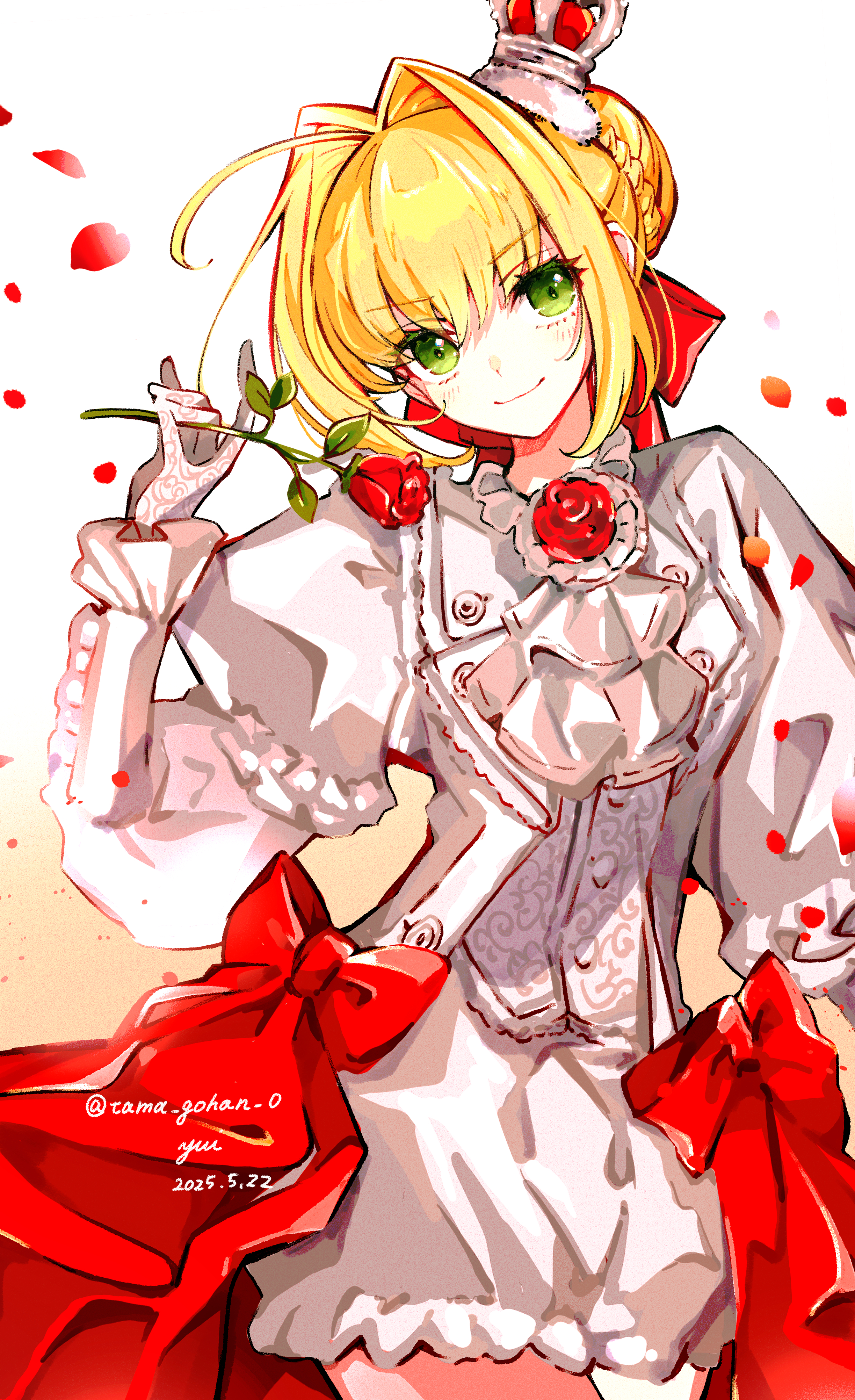 yui (tamagohan), nero claudius (fate), fate/extra, fate/grand order, fate (series), absurdres, highres, 1girl, ahoge, blonde hair, blush, breasts, dress, green eyes, hair intakes, large breasts, long sleeves, looking at viewer, medium hair, smile, solo, white dress
