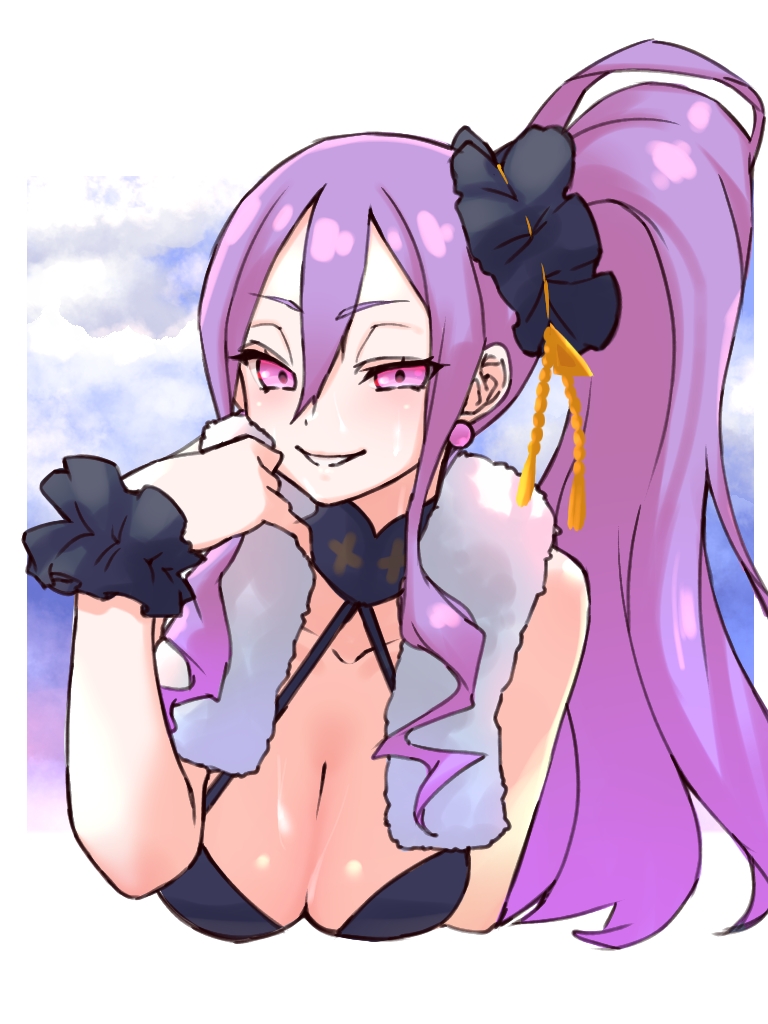 niwaikanai, wu zetian (fate), wu zetian (swimsuit caster) (fate), wu zetian (swimsuit caster) (first ascension) (fate), fate/grand order, fate (series), 1girl, bare shoulders, black one-piece swimsuit, blush, breasts, cleavage, earrings, grin, hair between eyes, hair ornament, hair scrunchie, jewelry, large breasts, long hair, looking at viewer, one-piece swimsuit, purple eyes, purple hair, scrunchie, side ponytail, sidelocks, smile, solo, swimsuit, towel, towel around neck, very long hair, wrist scrunchie