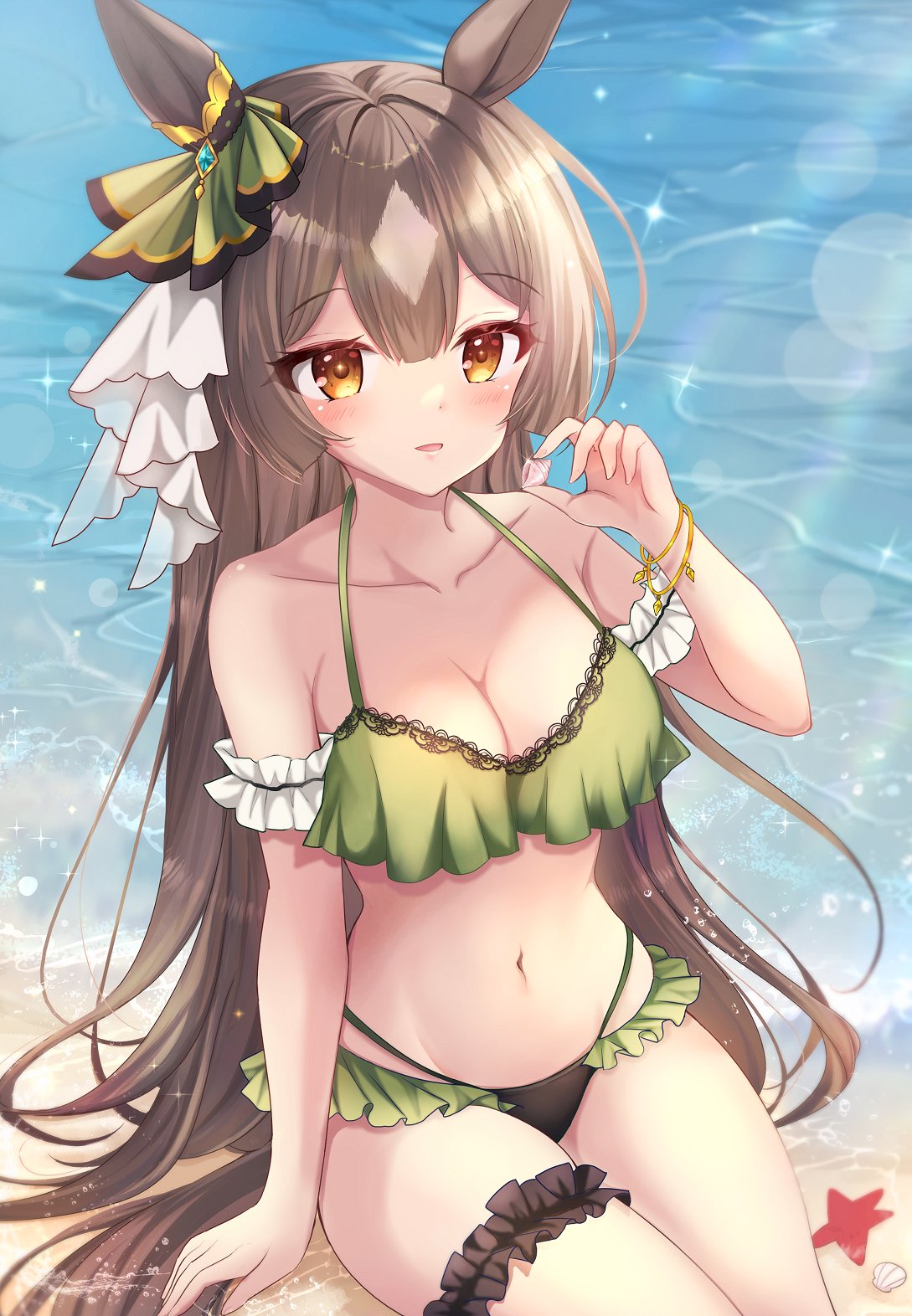 terimuku, satono diamond (umamusume), umamusume, commentary request, highres, 1girl, animal ears, bare shoulders, bikini, breasts, brown eyes, brown hair, cleavage, collarbone, day, frilled bikini, frills, green bikini, hair between eyes, horse ears, horse girl, horse tail, long hair, medium breasts, multi-strapped bikini bottom, multicolored hair, navel, on ground, outdoors, seashell, shell, sitting, solo, starfish, swimsuit, tail, two-tone hair, very long hair, water, white hair
