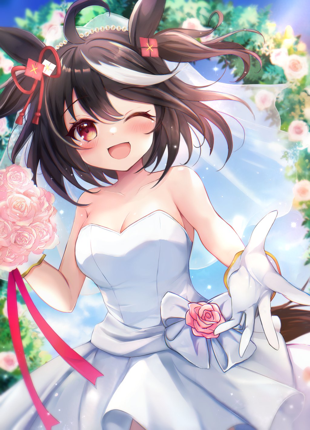 terimuku, kitasan black (umamusume), umamusume, commentary request, highres, 1girl, ;d, ahoge, animal ears, bare shoulders, black hair, blue sky, blush, bouquet, breasts, bridal veil, cleavage, cloud, collarbone, day, dress, flower, gloves, hair between eyes, horse ears, horse girl, horse tail, looking at viewer, medium breasts, multicolored hair, one eye closed, open mouth, outdoors, pink flower, pink rose, red eyes, rose, sky, smile, solo, strapless, strapless dress, streaked hair, tail, two side up, veil, wedding dress, white dress, white gloves, white hair
