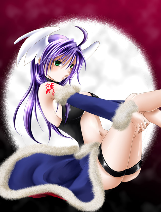 hanasakuraya, stalker (ragnarok online), ragnarok online, commentary request, 1girl, 2000s (style), ahoge, black tank top, blue cape, blue sleeves, blush, breasts, cape, closed mouth, clothing cutout, detached sleeves, feathered wings, feet out of frame, fur-trimmed cape, fur-trimmed sleeves, fur trim, green eyes, head wings, large breasts, long hair, looking at viewer, navel, purple hair, red background, shoulder tattoo, sitting, solo, stomach cutout, tank top, tattoo, thigh strap, waist cape, white wings, winged heart, winged heart tattoo, wings